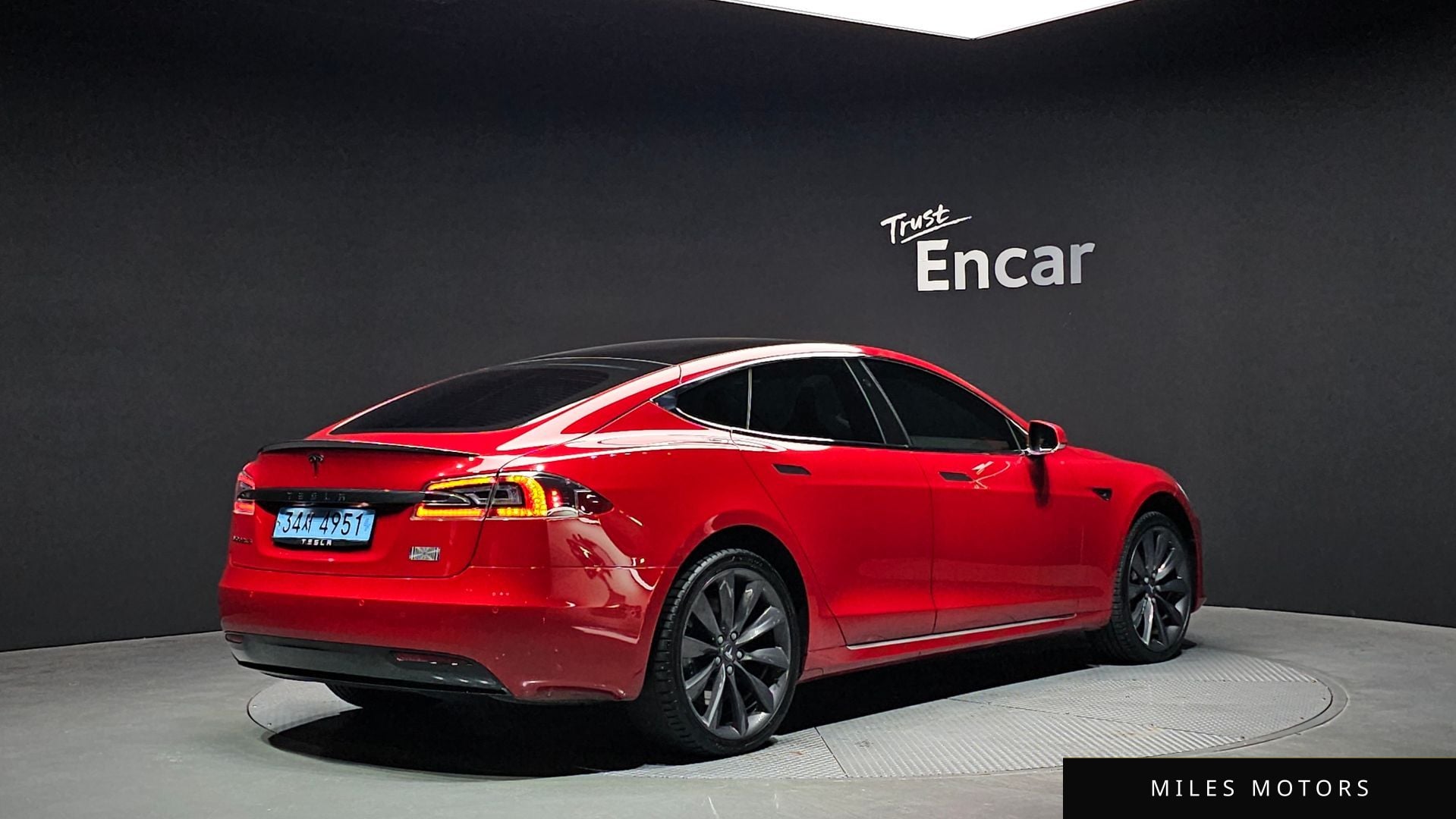 Tesla Model S 2017 — миниатюра 2