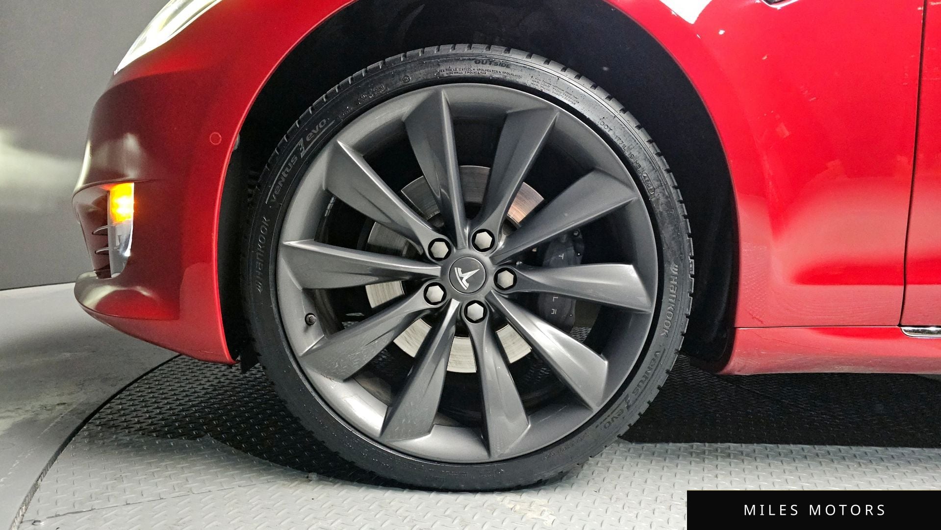Tesla Model S 2017 — миниатюра 5