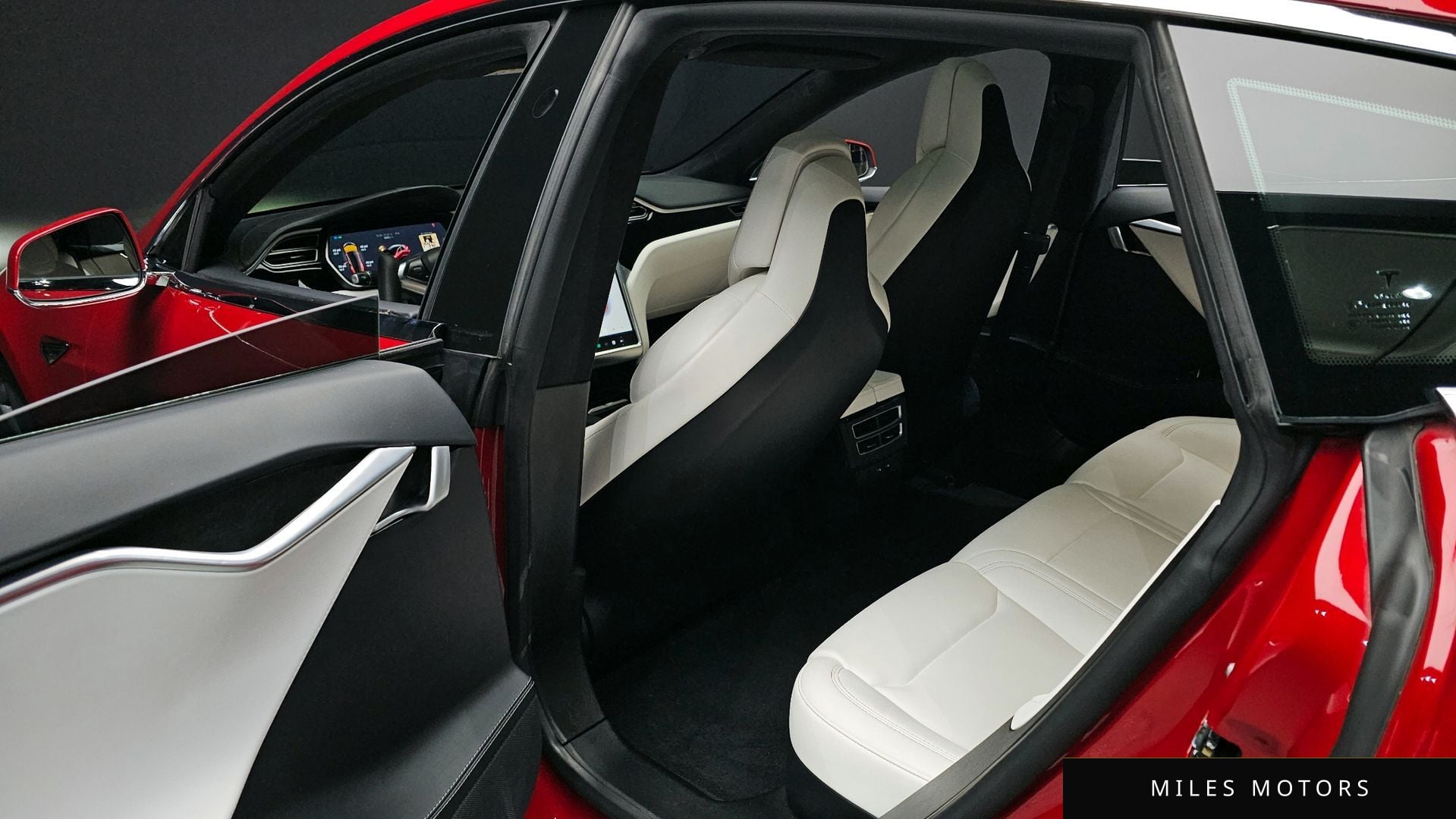 Tesla Model S 2017 — миниатюра 11