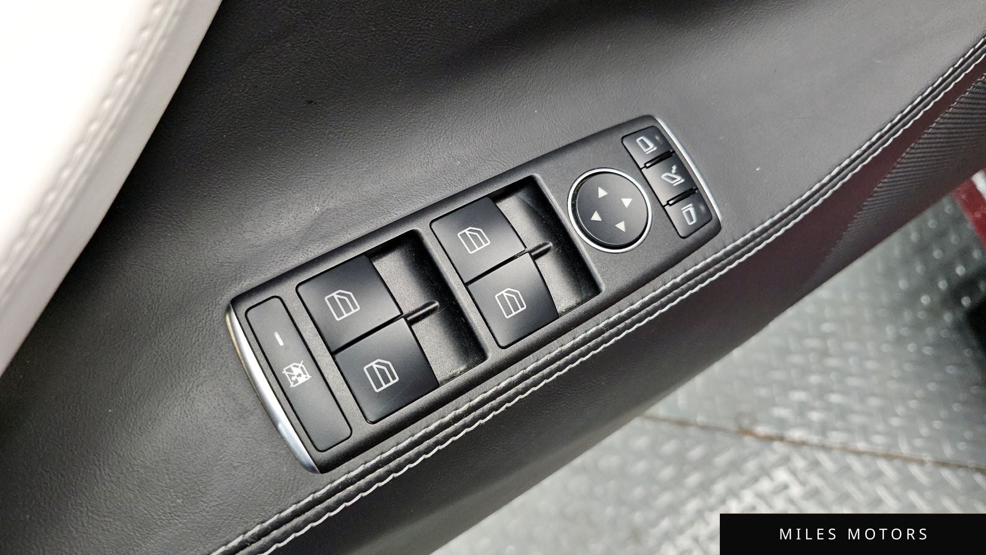 Tesla Model S 2017 — миниатюра 13