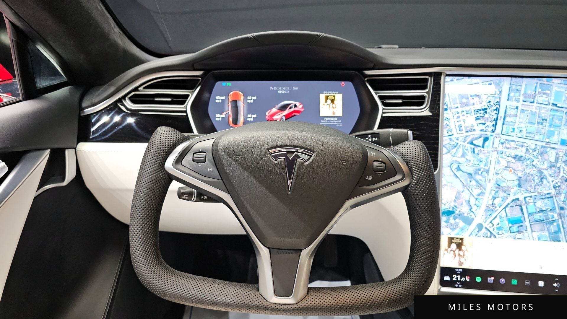 Tesla Model S 2017 — миниатюра 14