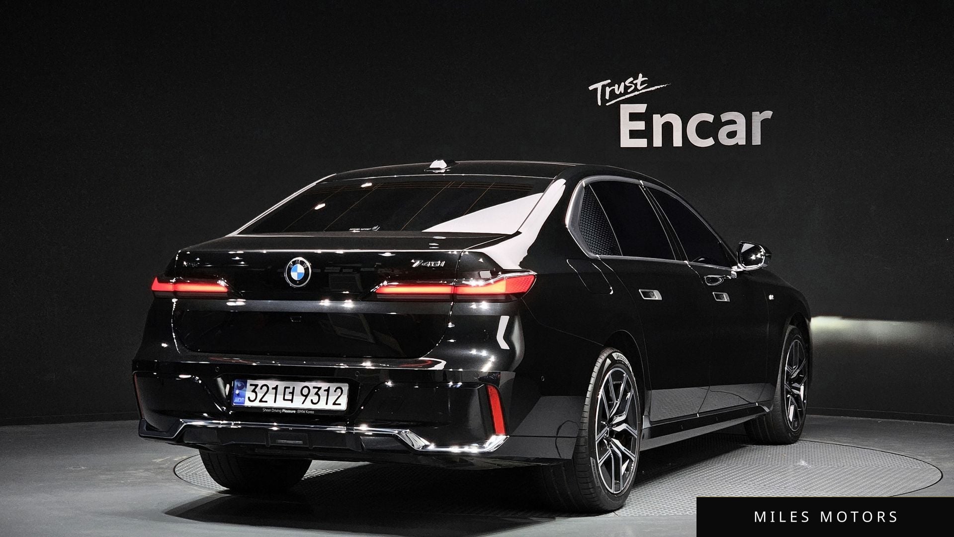 BMW 7 Series (G70) 2024 — миниатюра 2