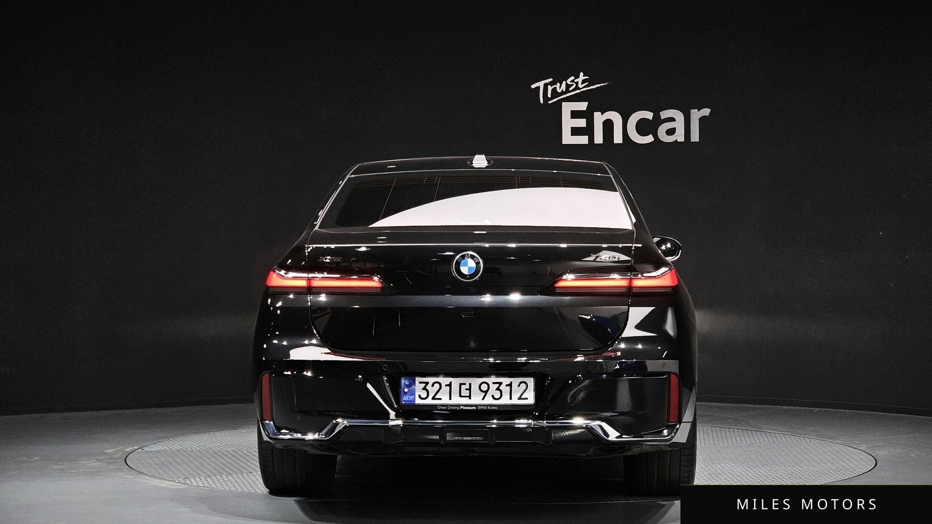 BMW 7 Series (G70) 2024 — миниатюра 4