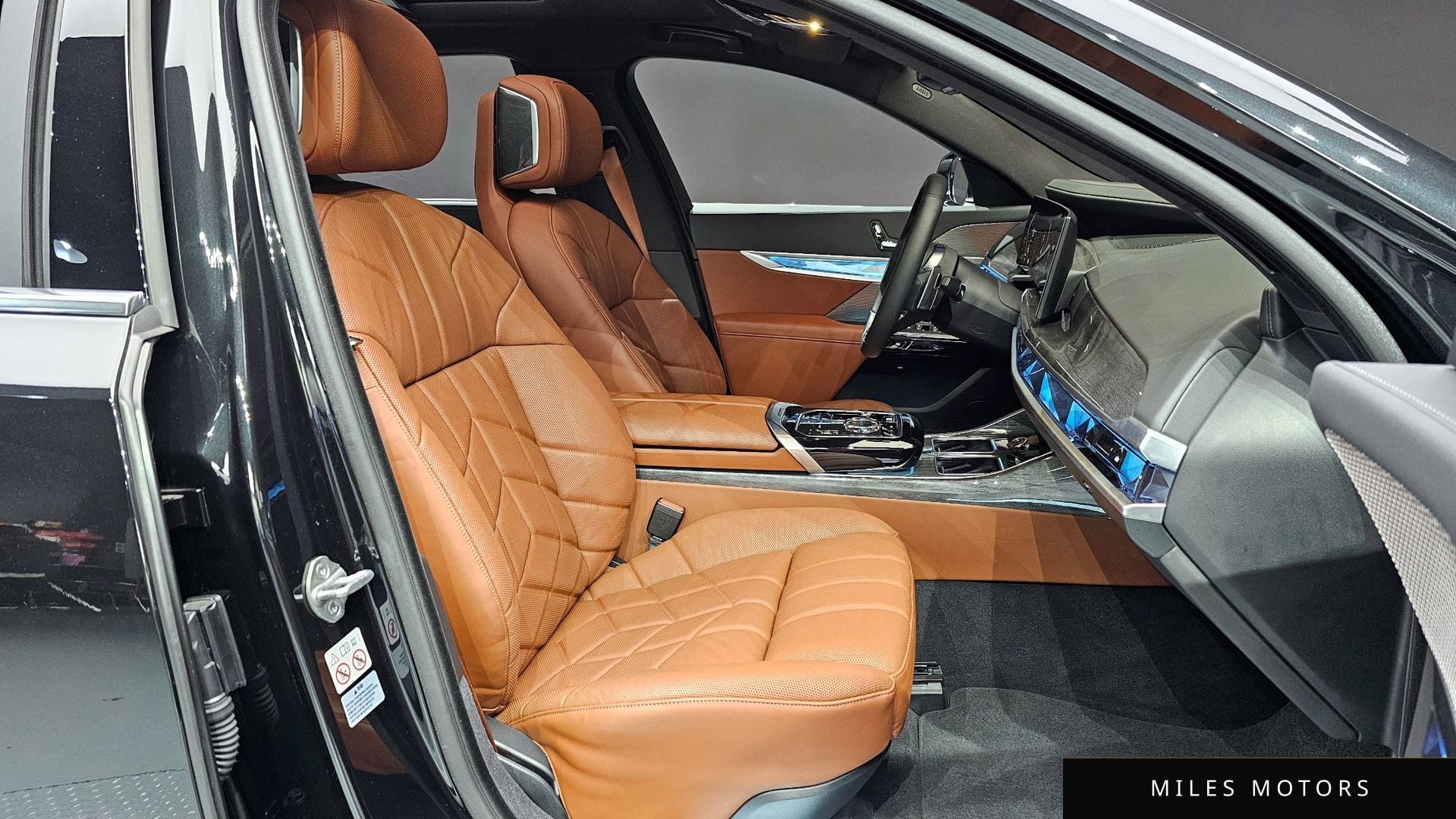 BMW 7 Series (G70) 2024 — миниатюра 10