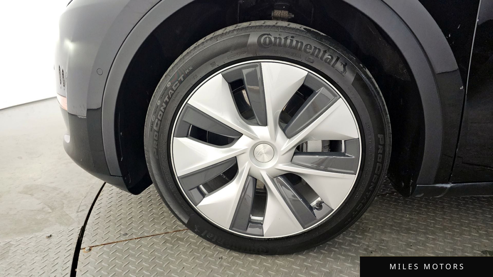 Tesla Model Y 2021 — миниатюра 5
