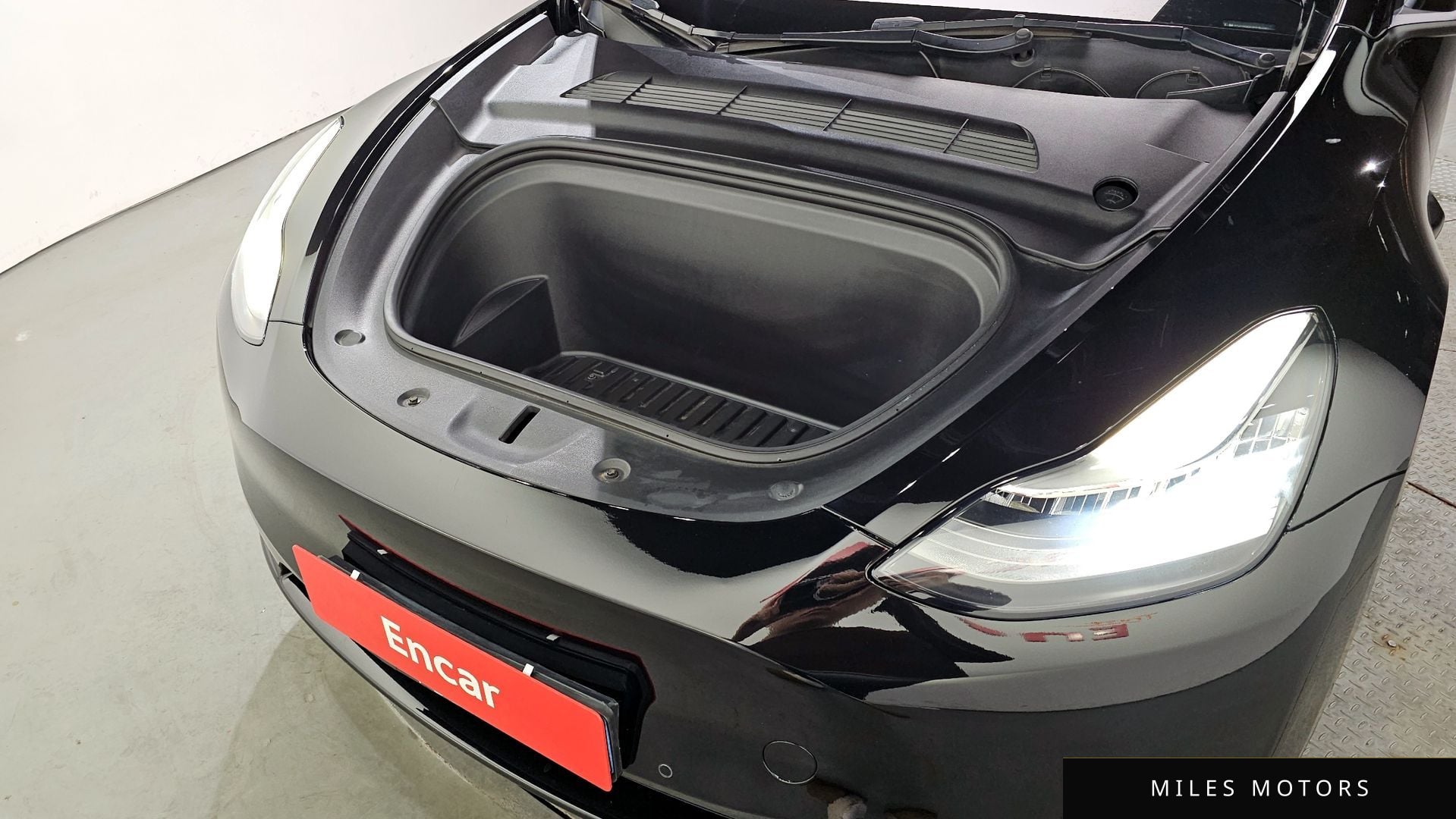 Tesla Model Y 2021 — миниатюра 6