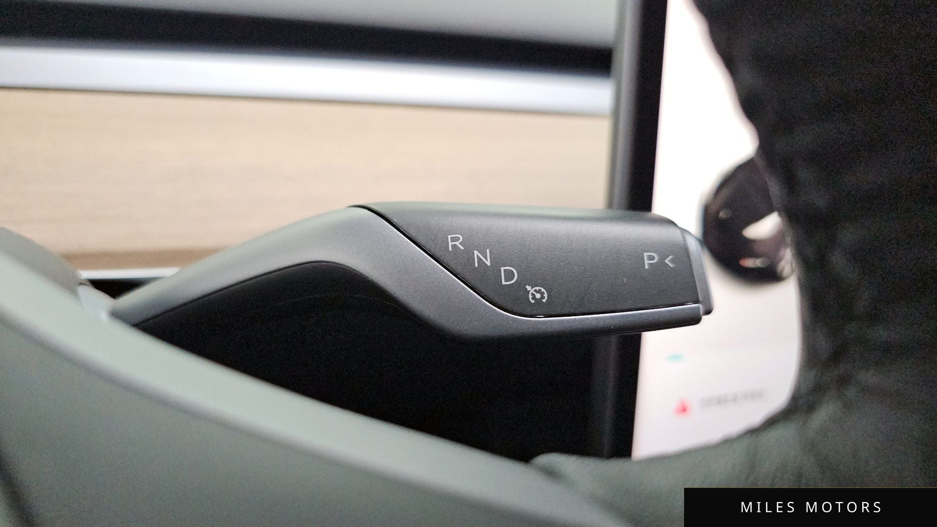 Tesla Model Y 2021 — миниатюра 9