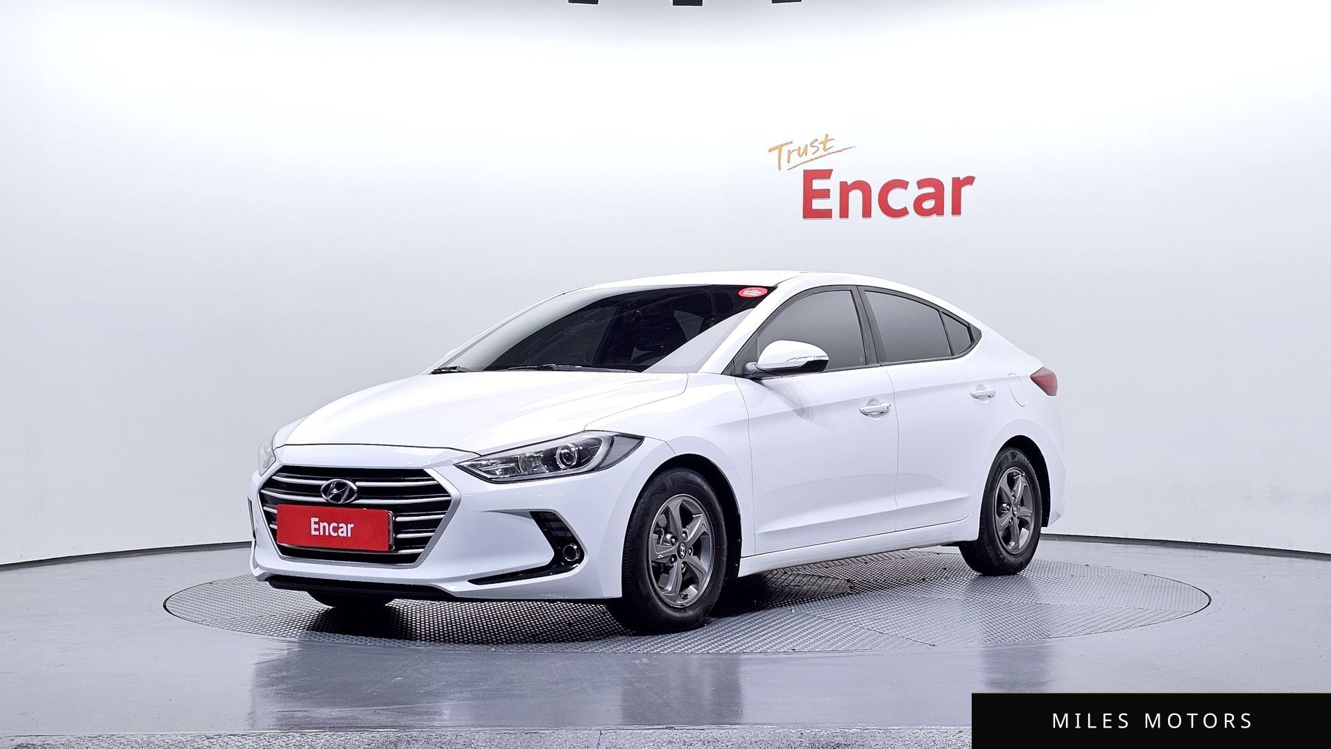 Hyundai AVANTE 2017 — фото 1 из 12