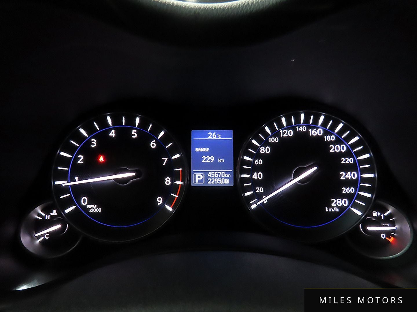 Infiniti Q70 2015 — миниатюра 8