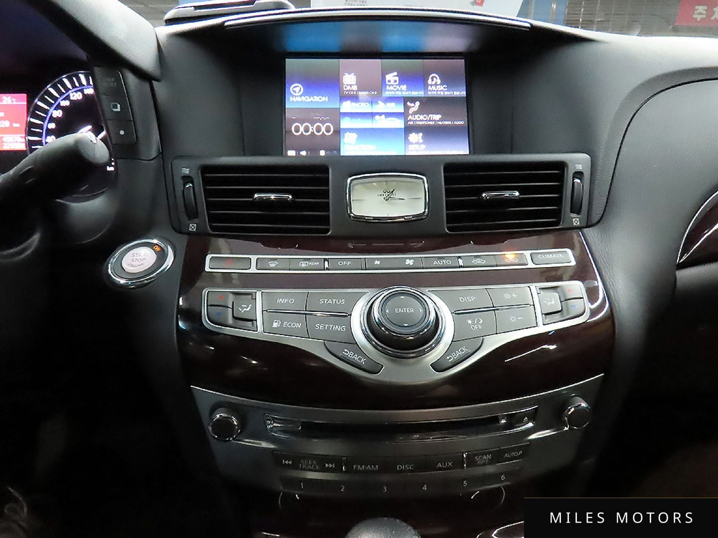 Infiniti Q70 2015 — миниатюра 14