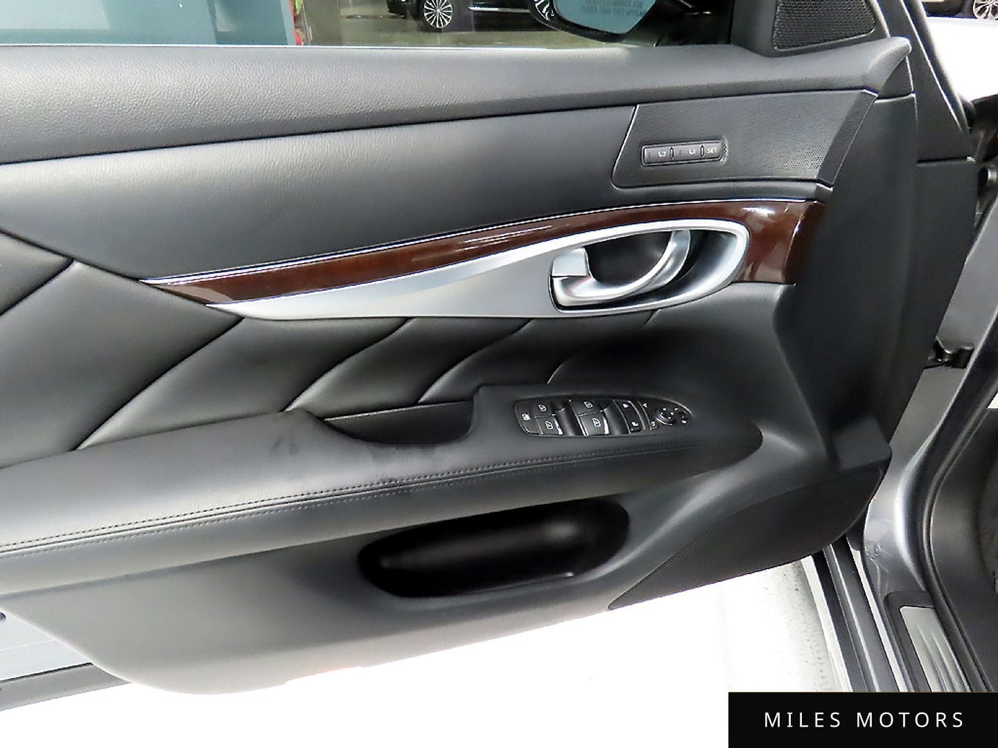 Infiniti Q70 2015 — миниатюра 16