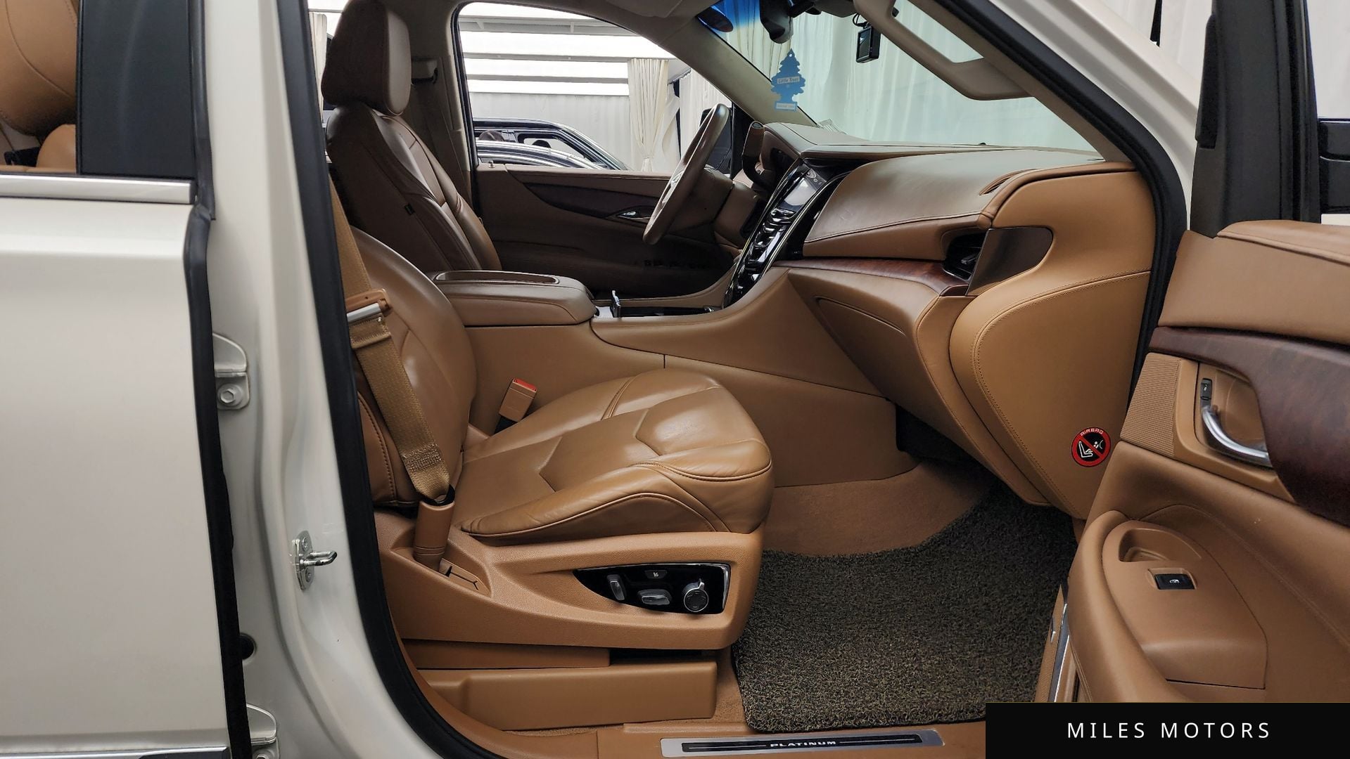 Cadillac Escalade 2015 — миниатюра 11