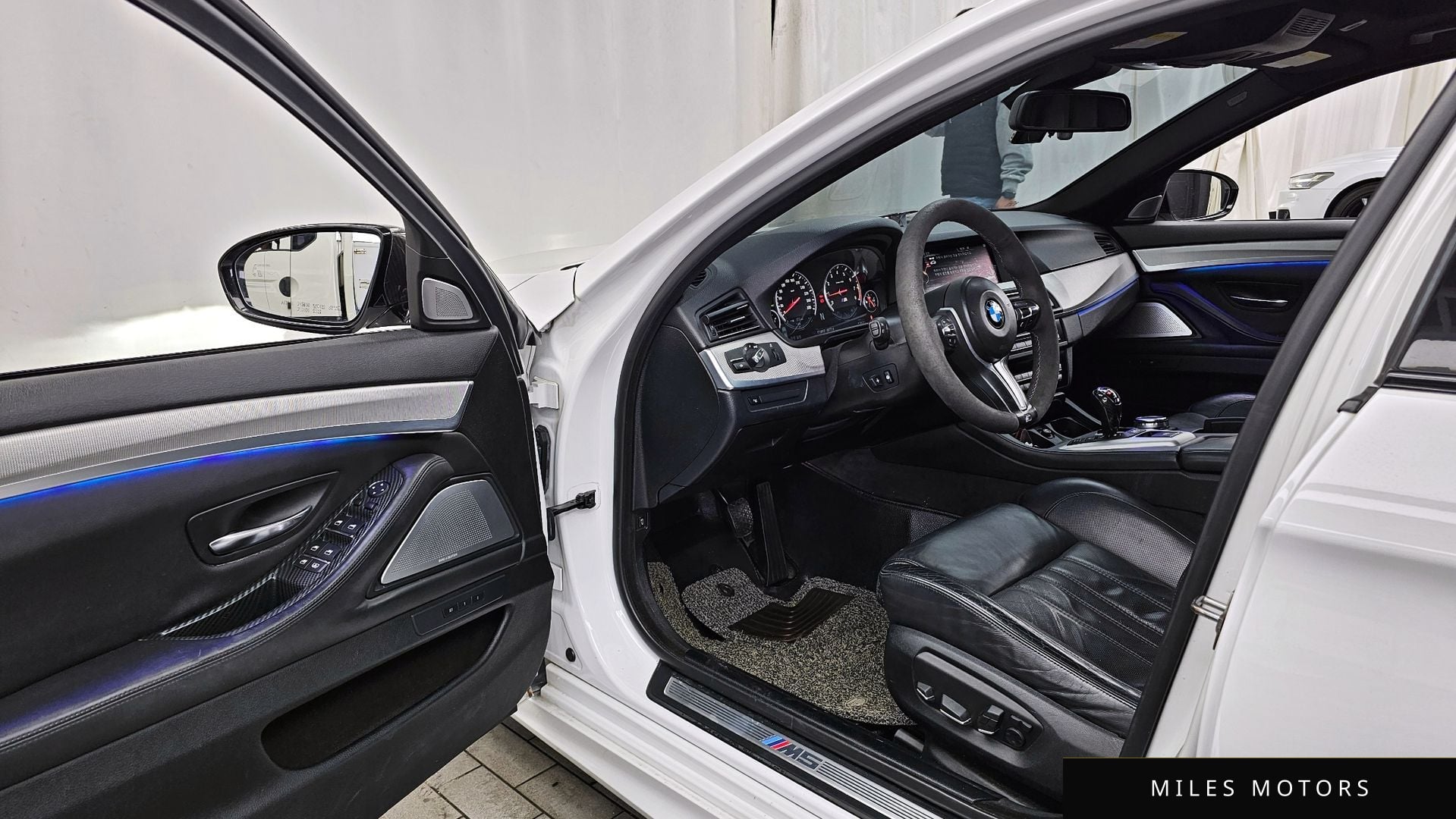 BMW M5 (F10) 2015 — миниатюра 10