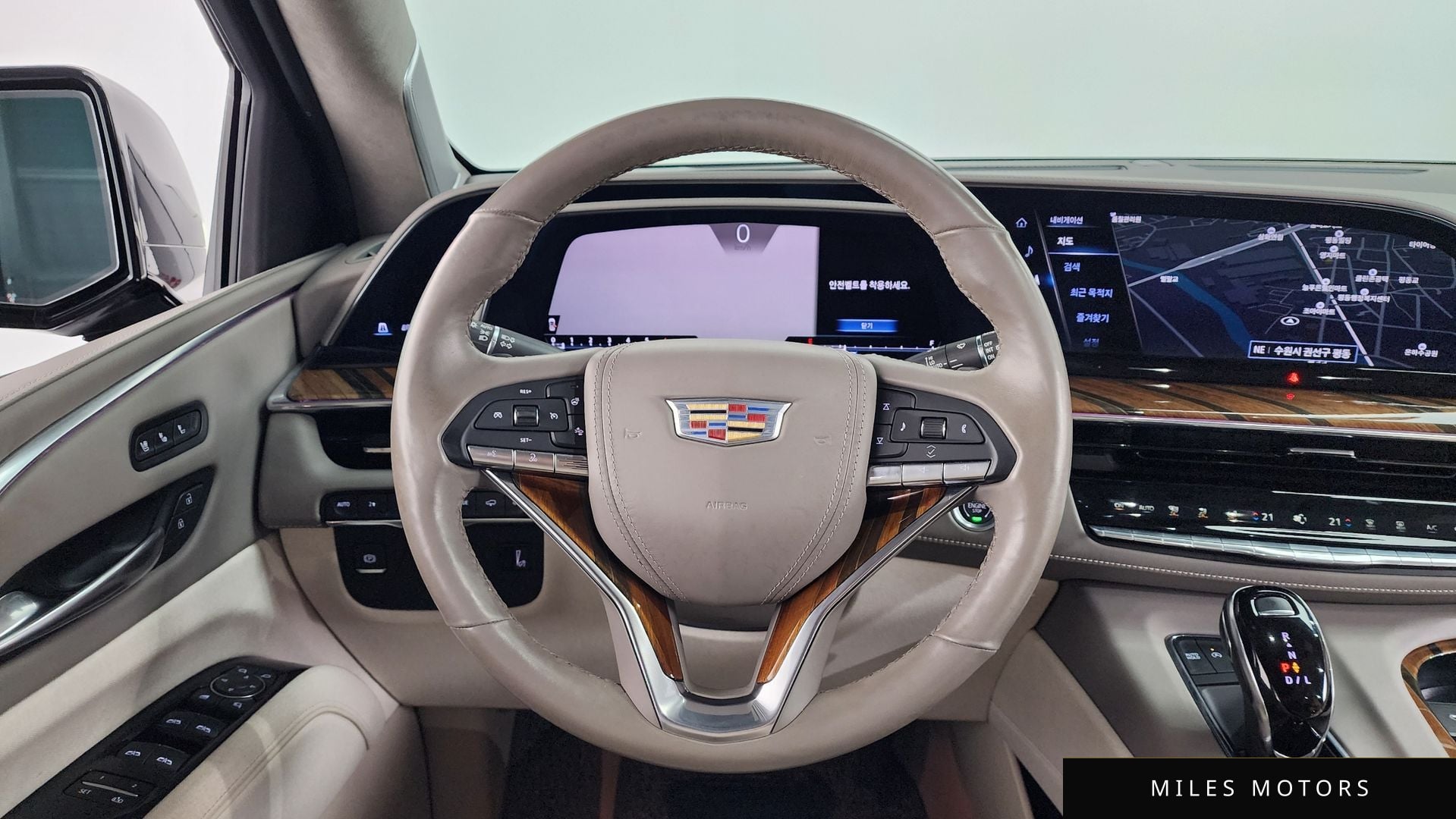 Cadillac 에스컬레이드 2022 — миниатюра 13