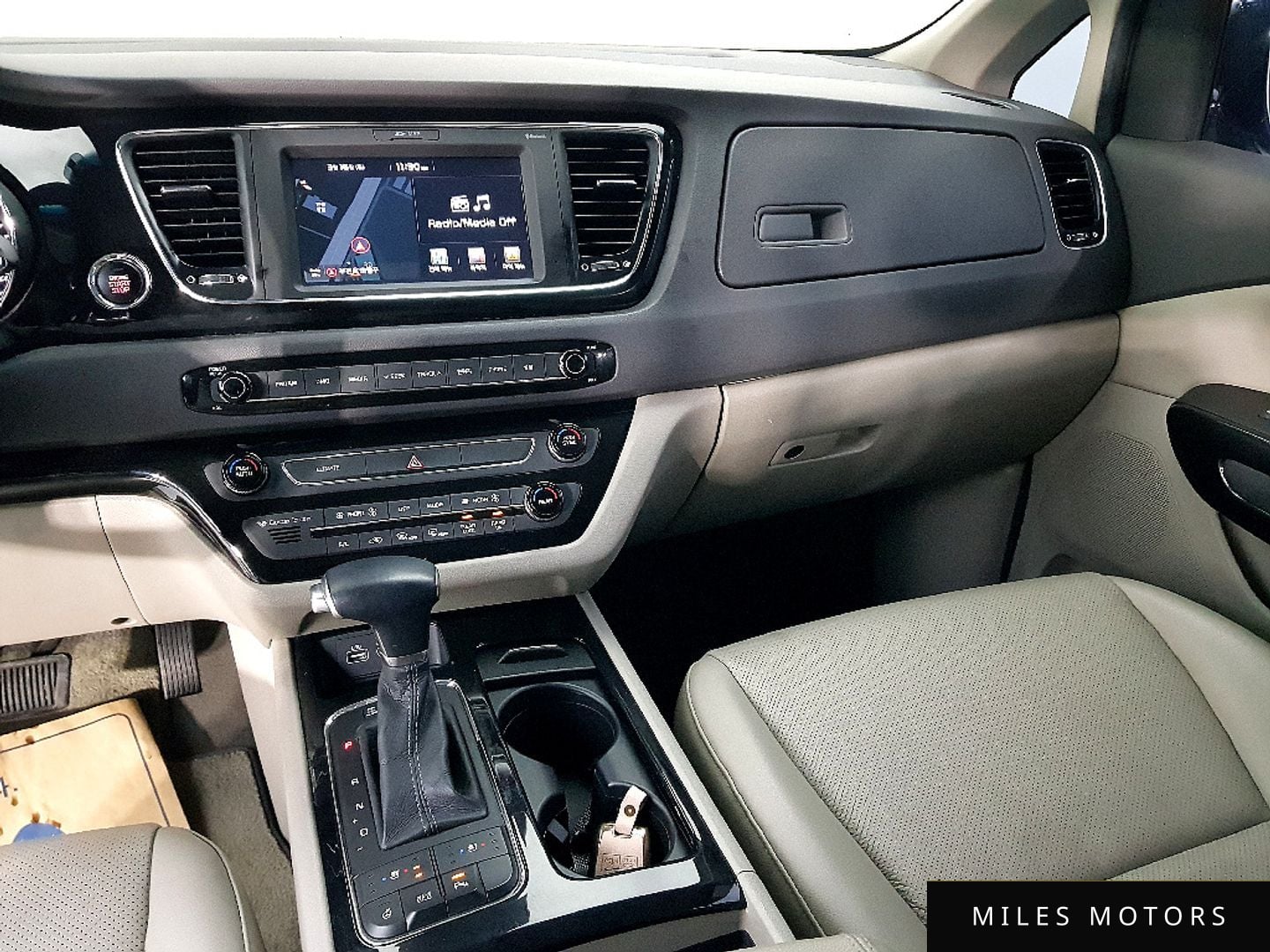 Kia Canival 2017 — миниатюра 9
