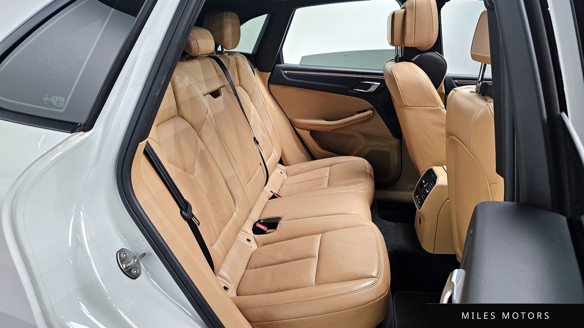 Porsche Macan 2018 — миниатюра 12