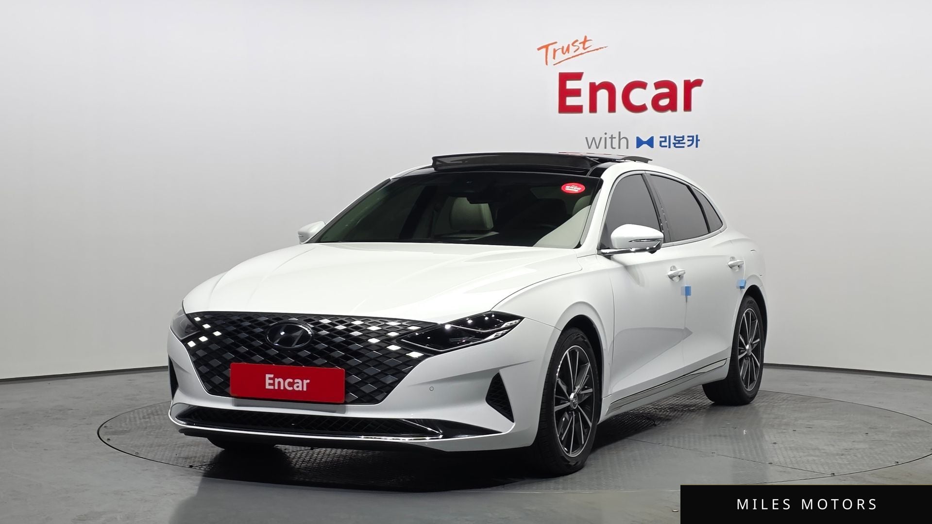 Hyundai Grandeur 2023 — фото 1 из 12