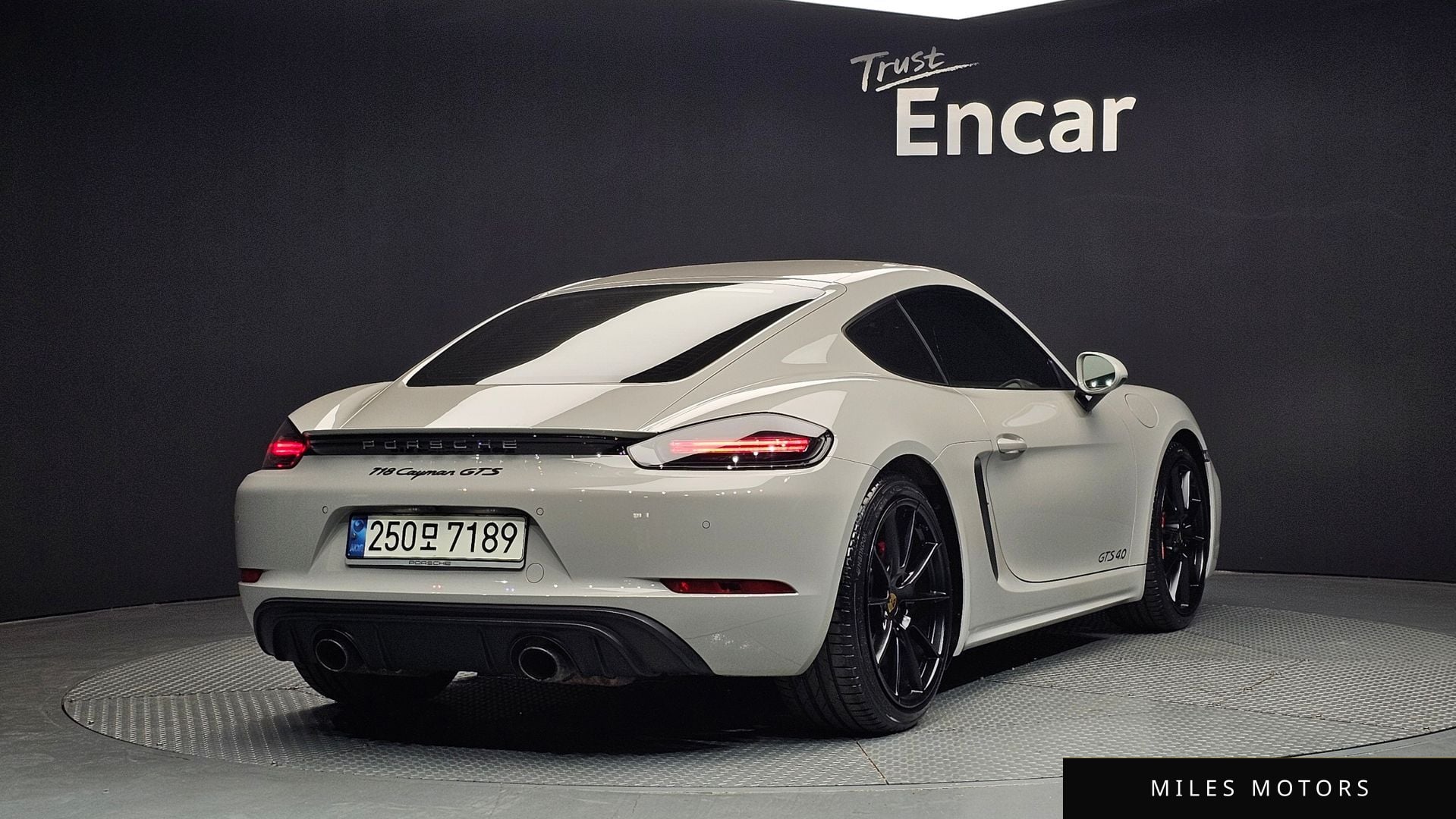Porsche 718 카이맨 2021 — миниатюра 2
