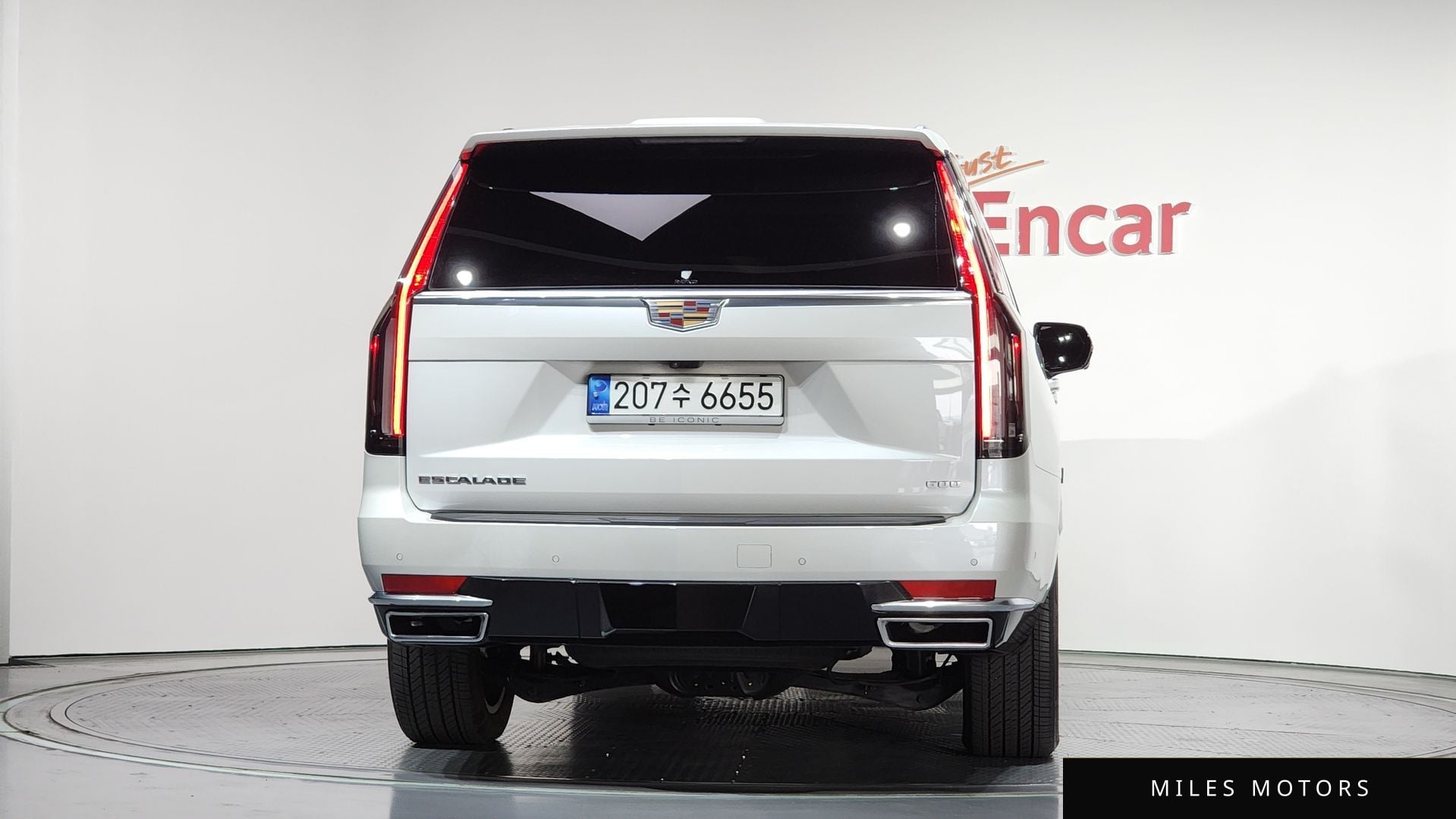 Cadillac Escalade 2023 — миниатюра 3