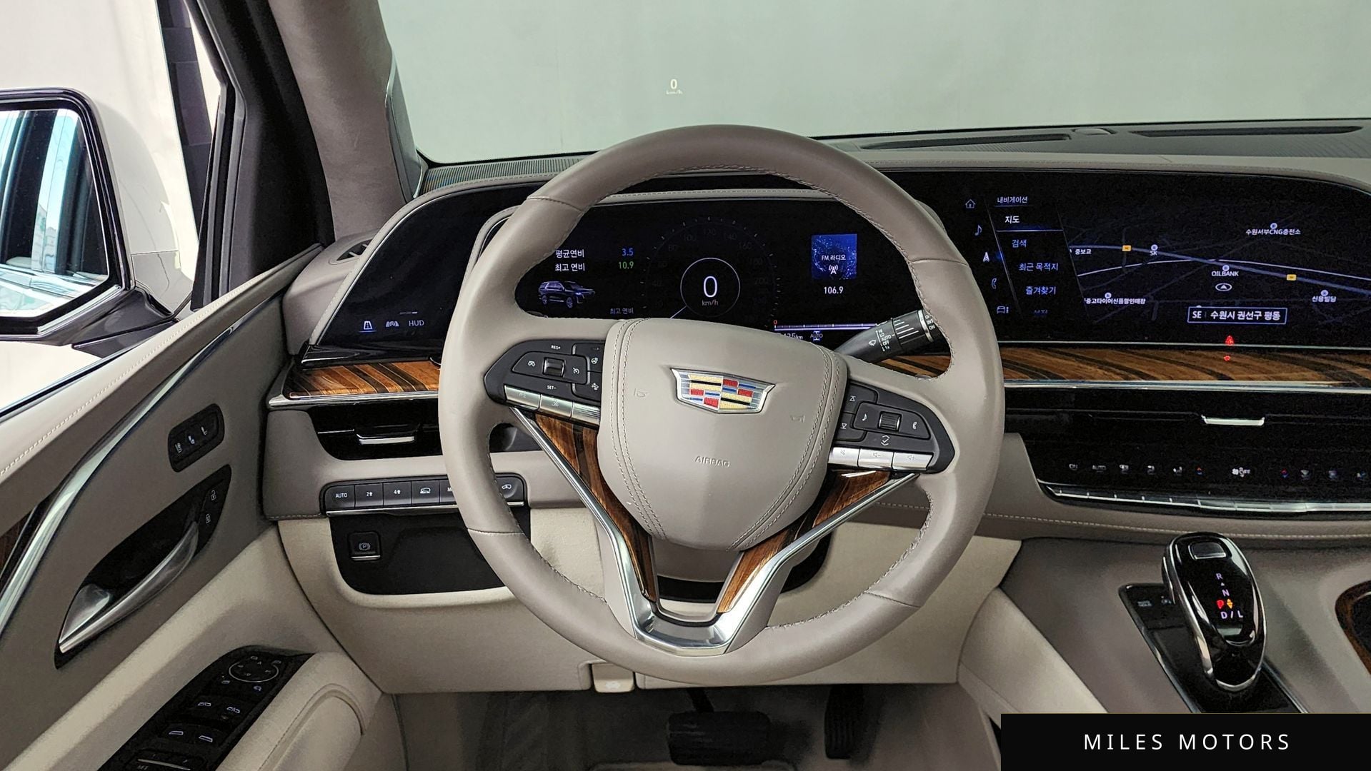 Cadillac Escalade 2023 — миниатюра 13