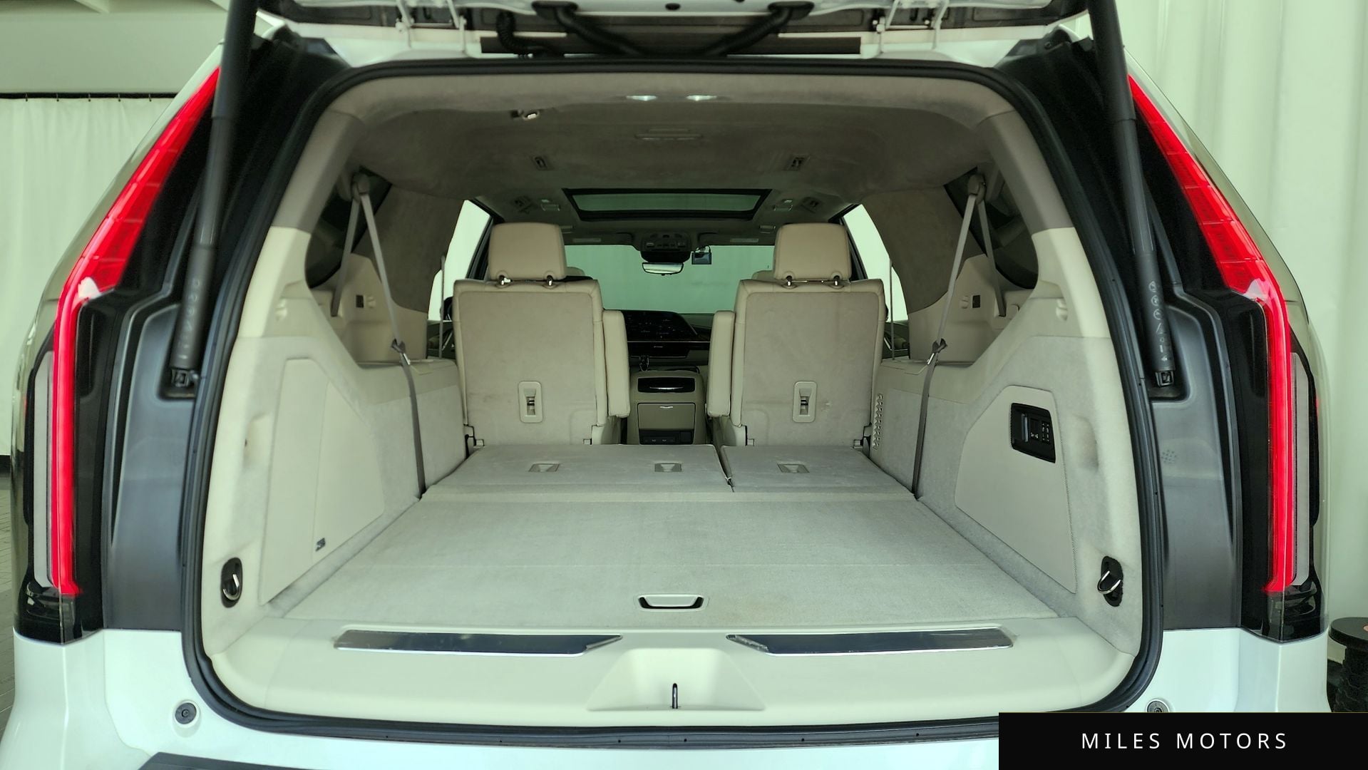 Cadillac Escalade 2023 — миниатюра 20