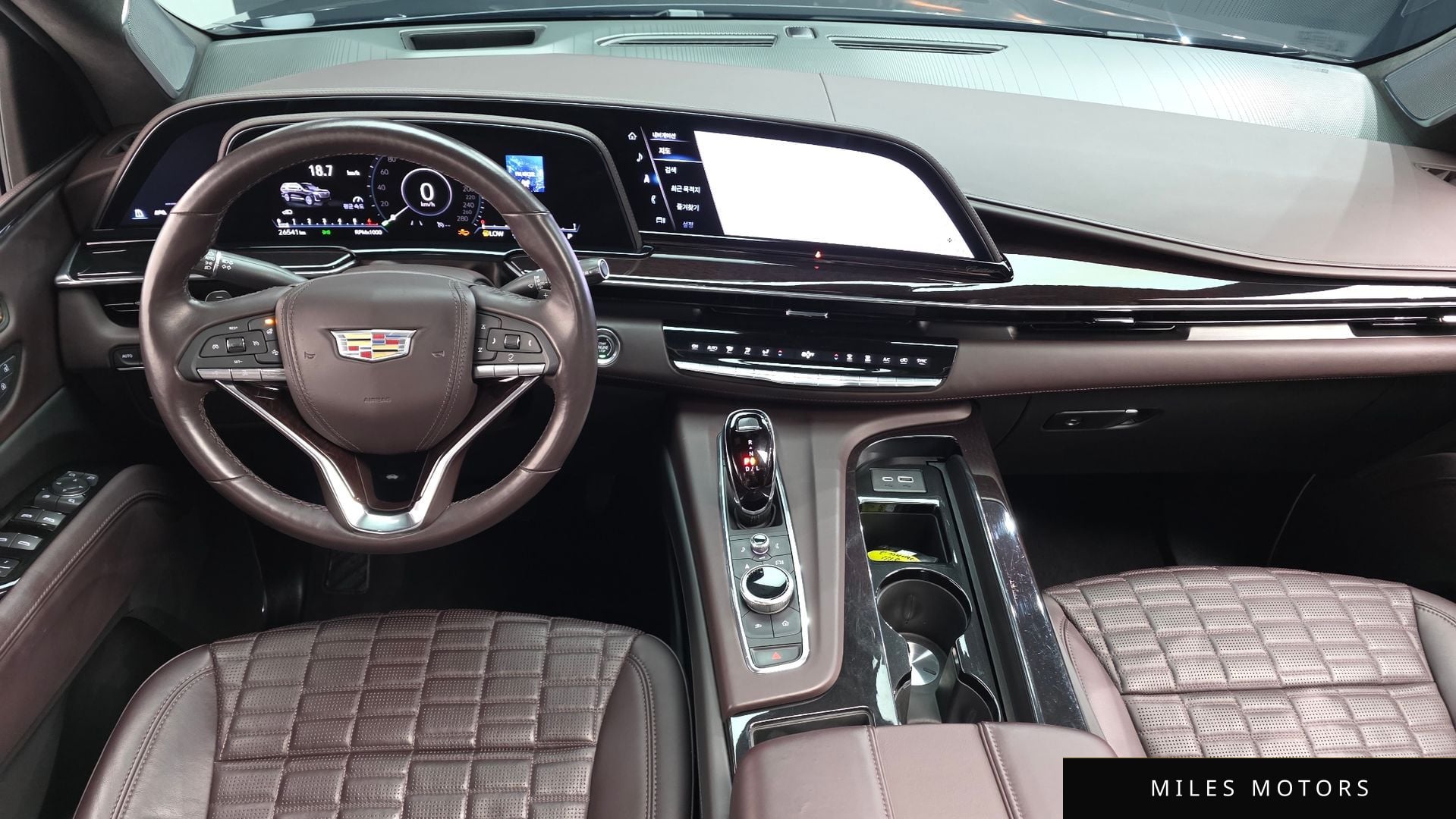 Cadillac Escalade 2023 — миниатюра 7