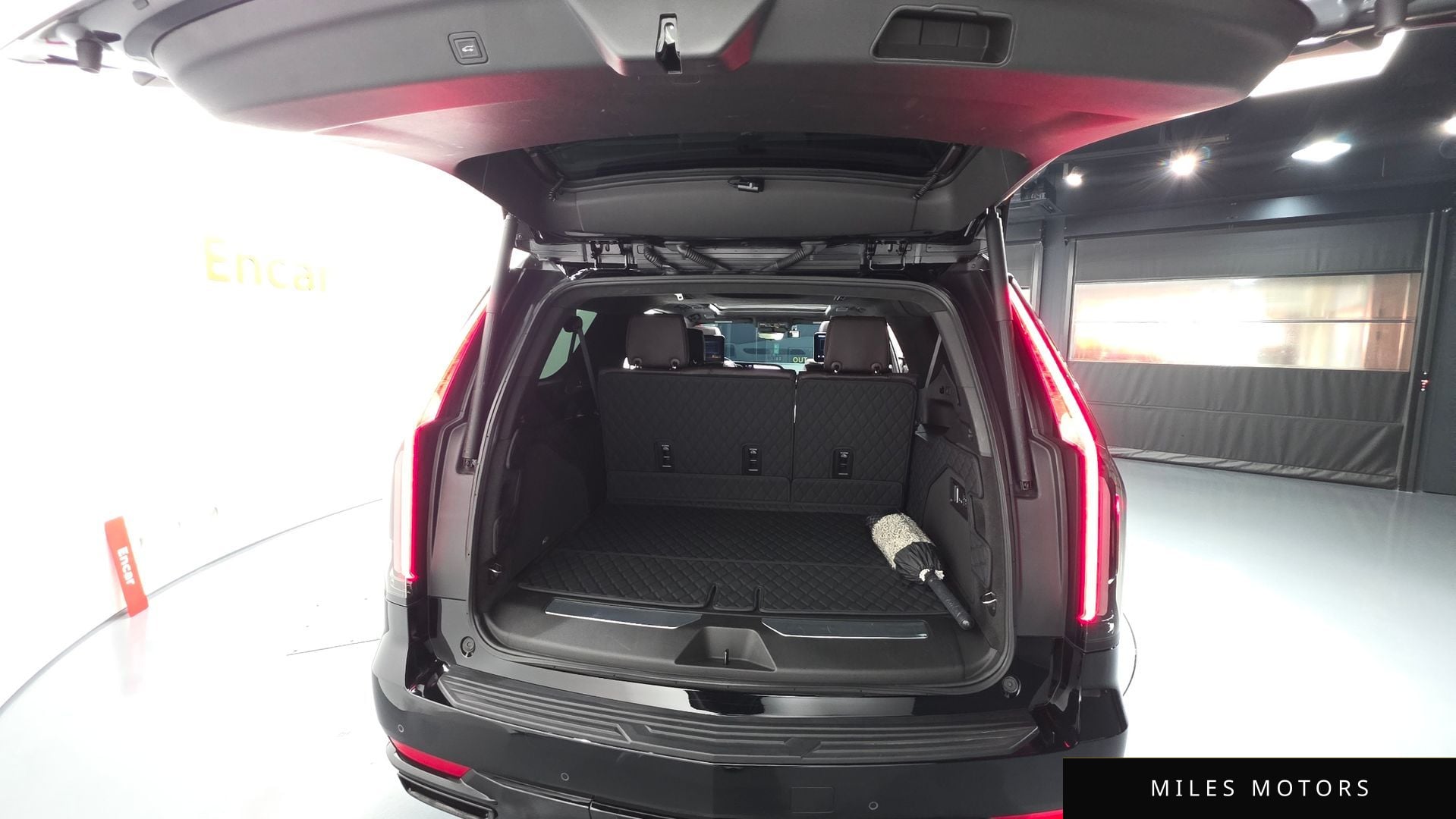 Cadillac Escalade 2023 — миниатюра 20