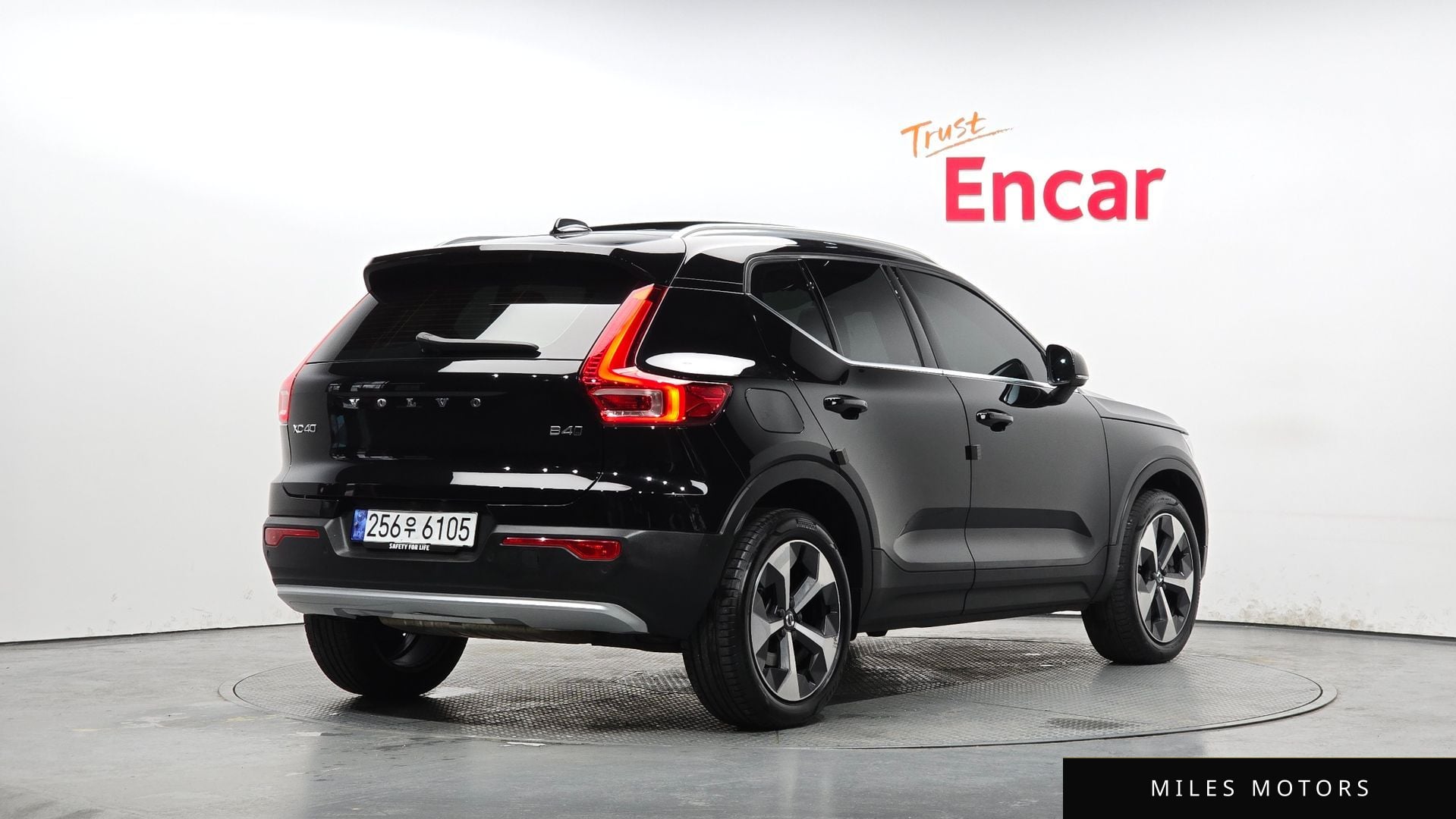 Volvo XC40 2023 — миниатюра 2