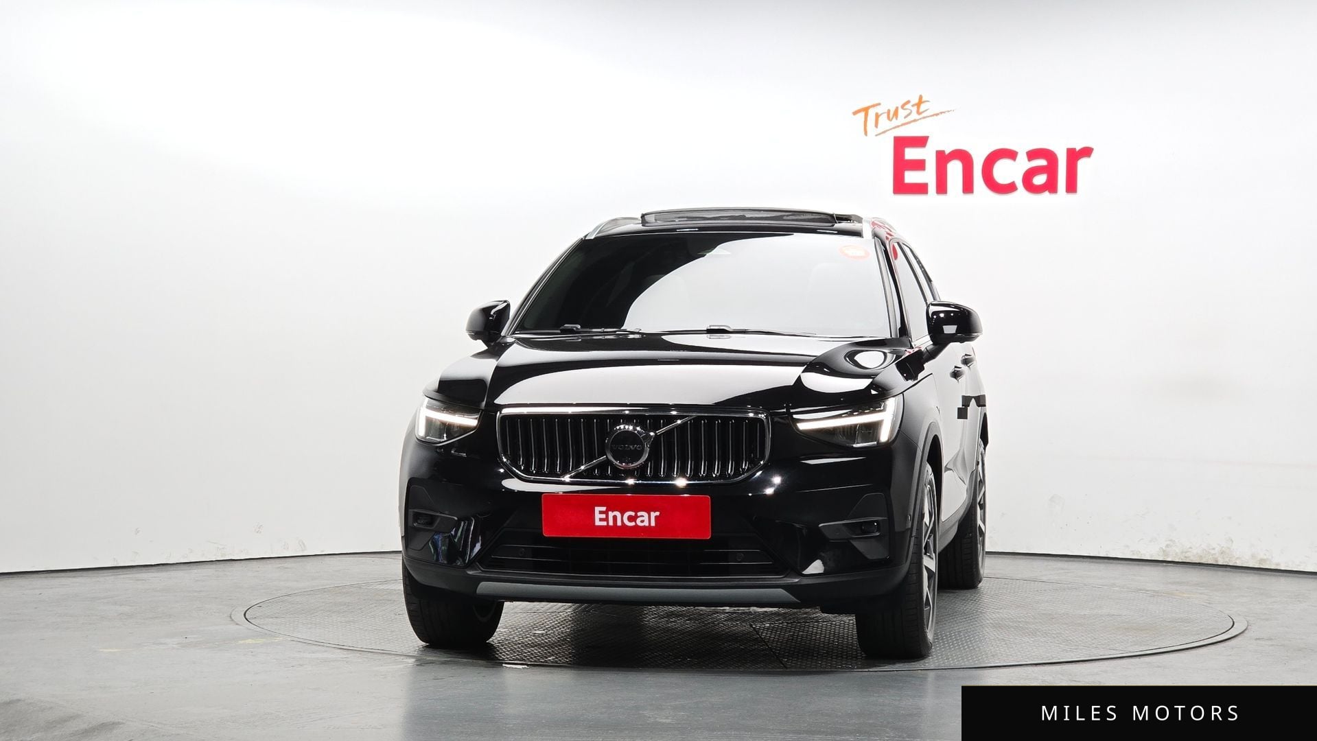 Volvo XC40 2023 — миниатюра 3