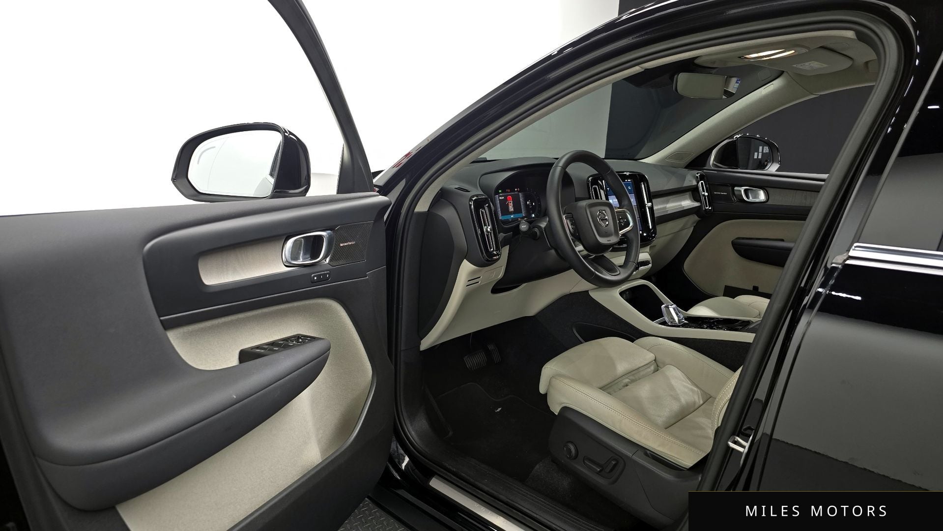 Volvo XC40 2023 — миниатюра 11
