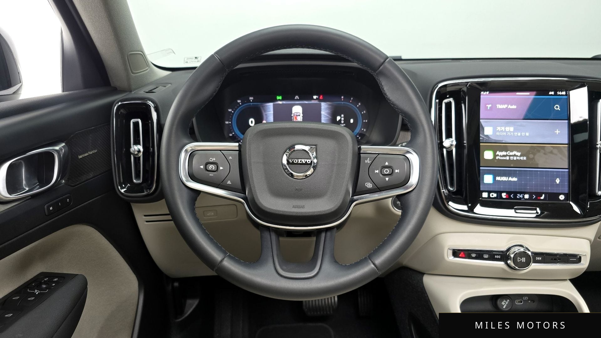 Volvo XC40 2023 — миниатюра 13