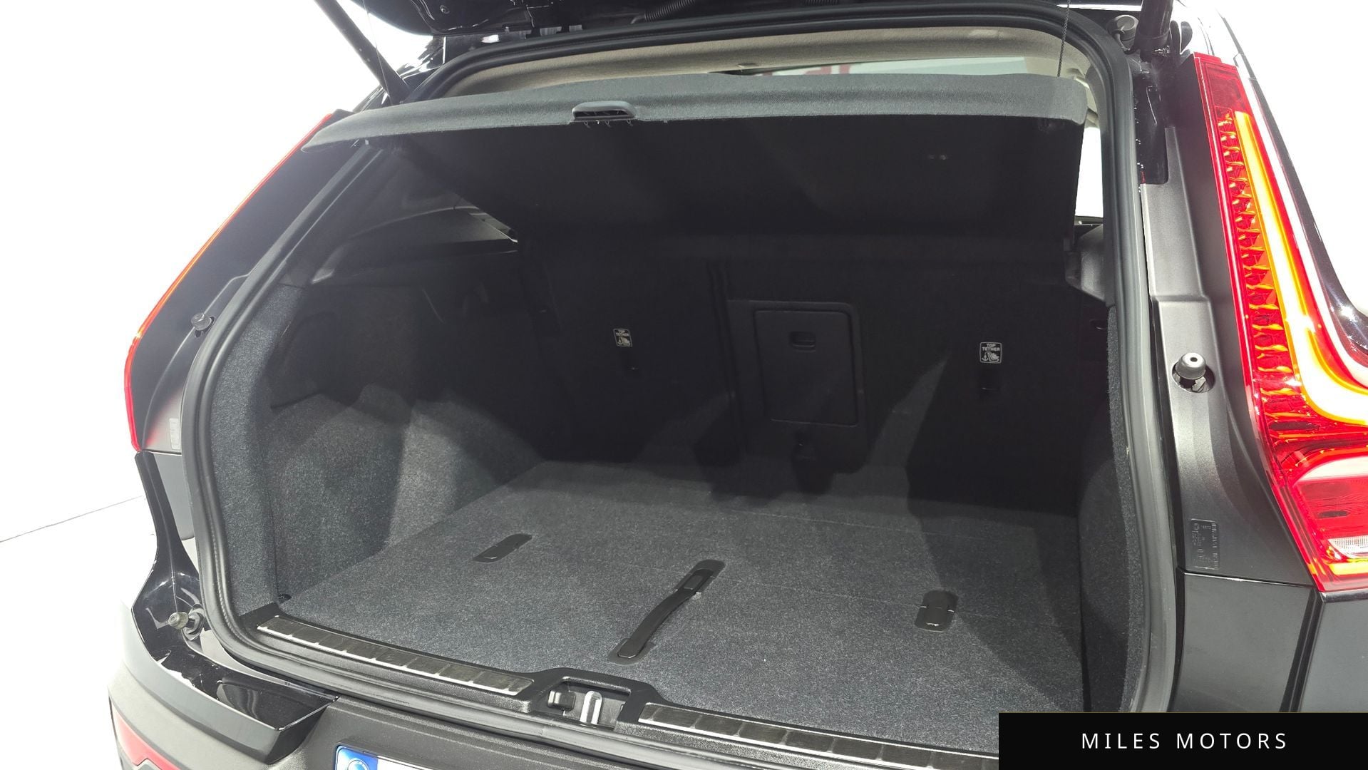 Volvo XC40 2023 — миниатюра 20
