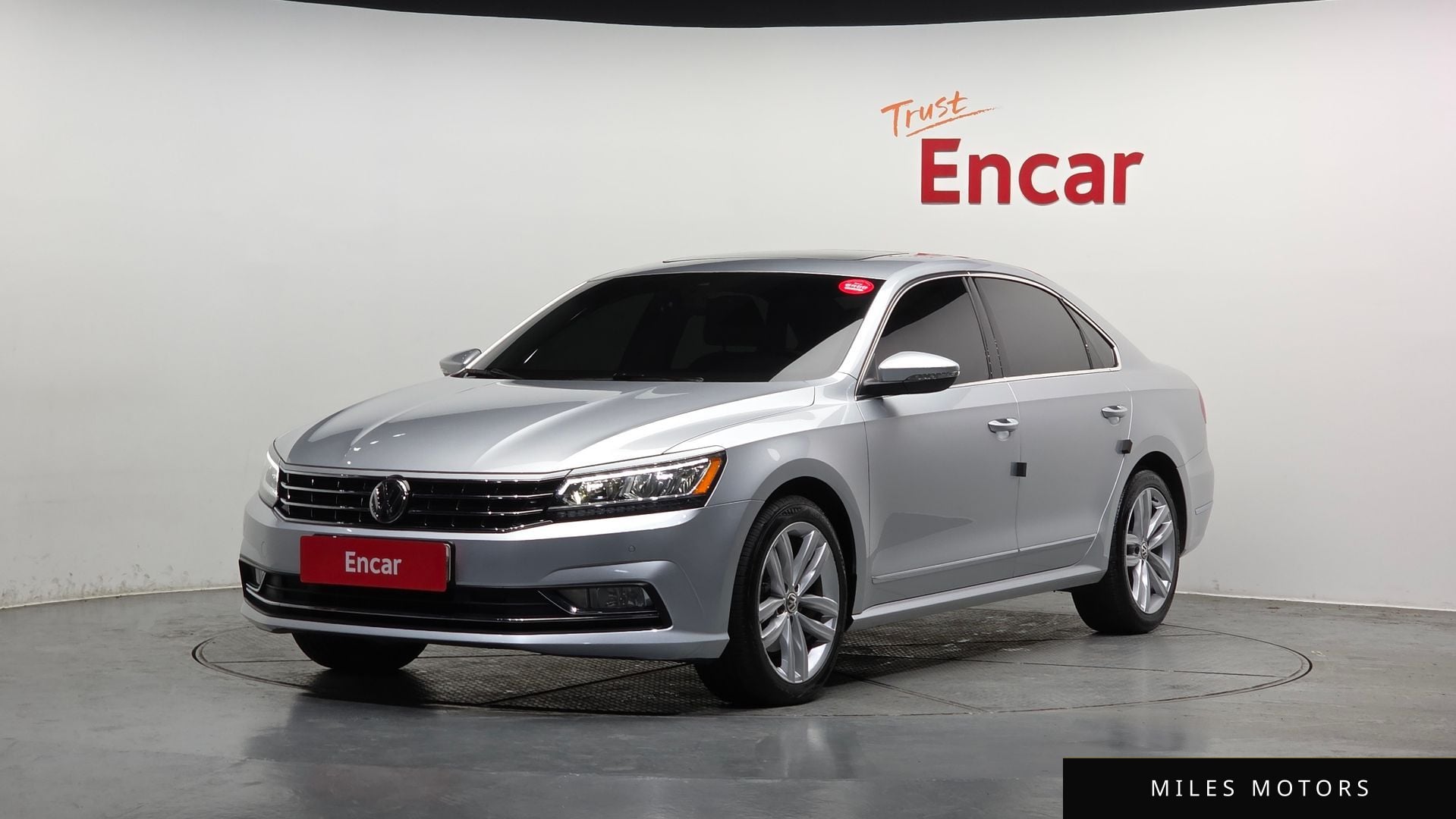 Volkswagen Passat 2018 — фото 1 из 12