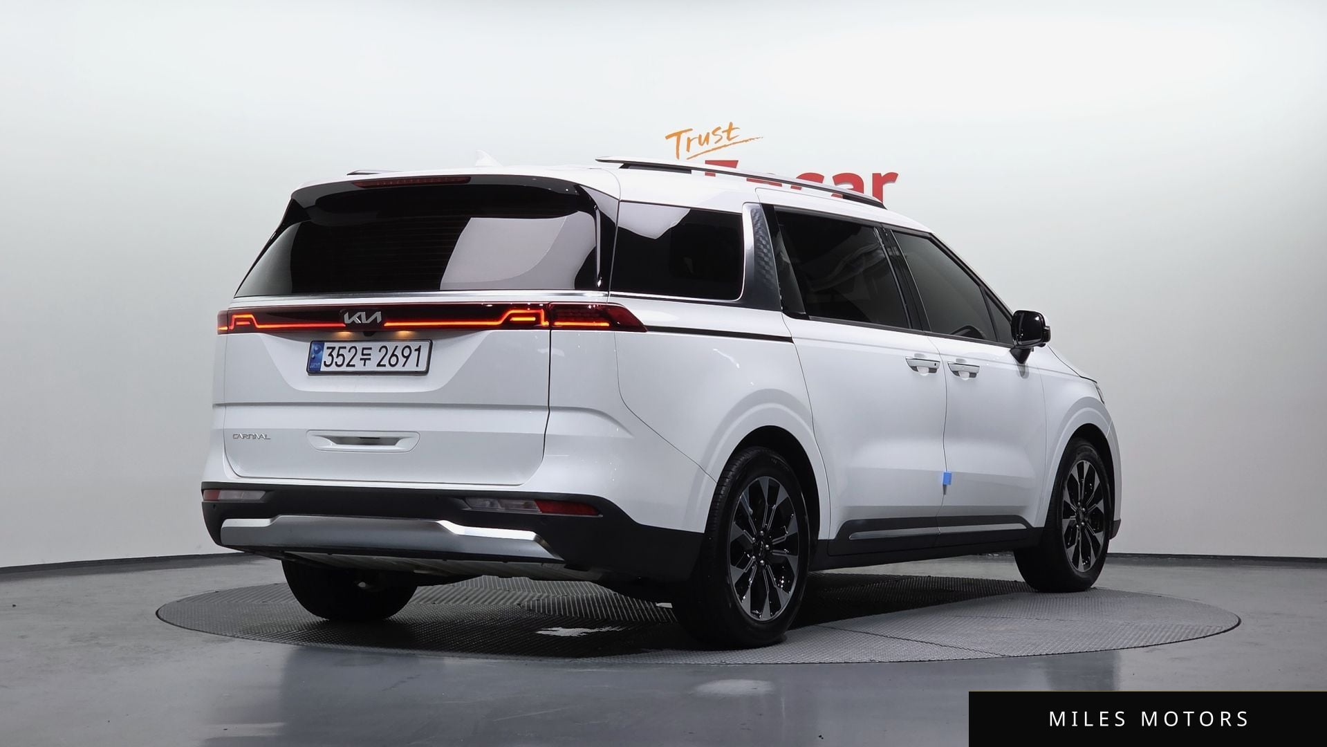 Kia Carnival 2021 — миниатюра 2