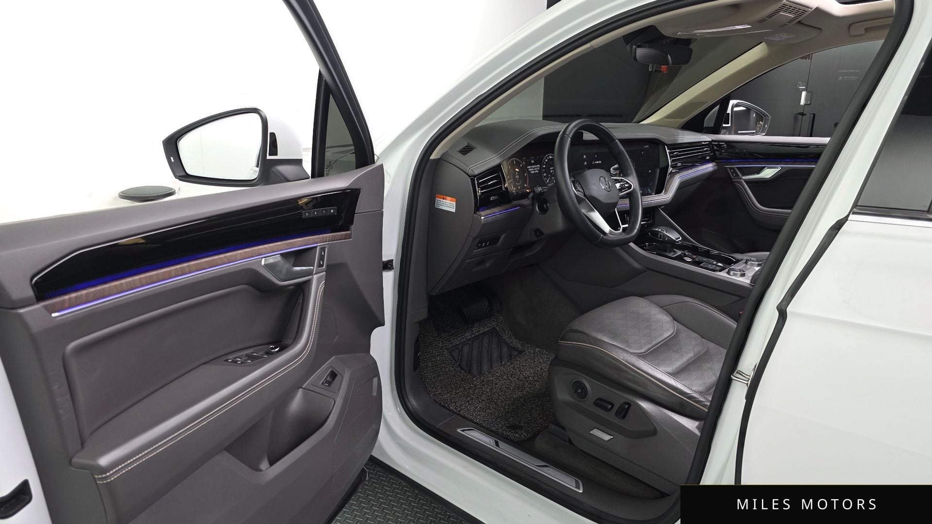 Volkswagen Touareg 2023 — миниатюра 10