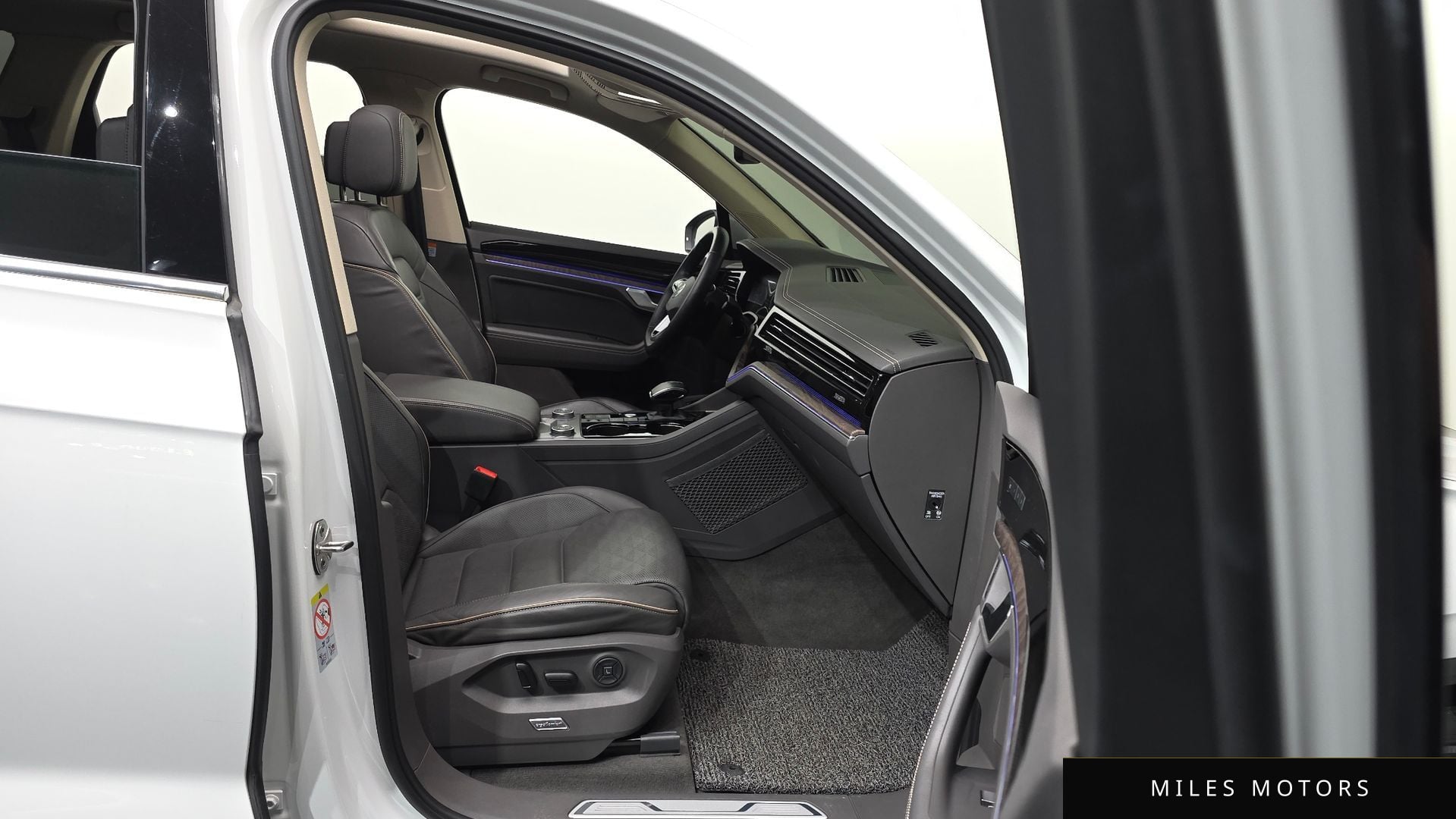 Volkswagen Touareg 2023 — миниатюра 11