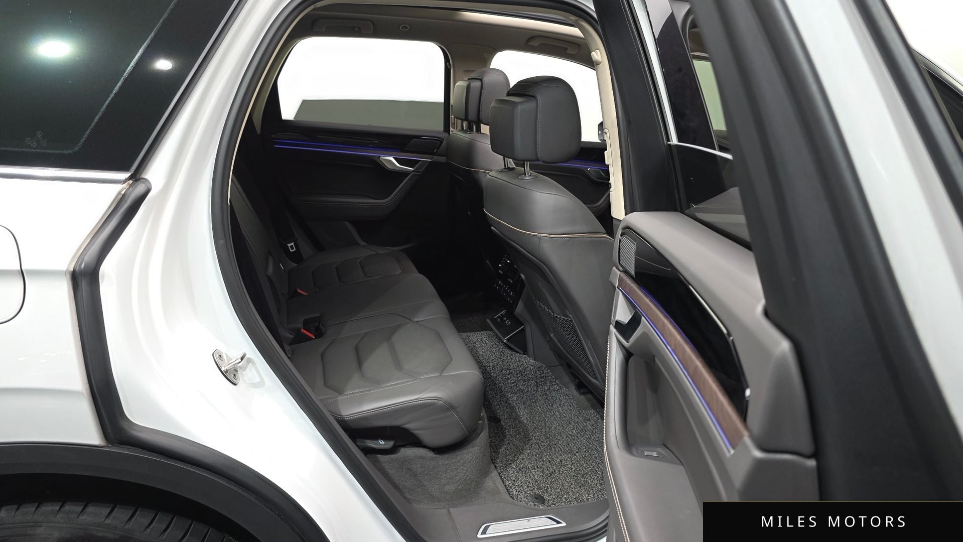 Volkswagen Touareg 2023 — миниатюра 12