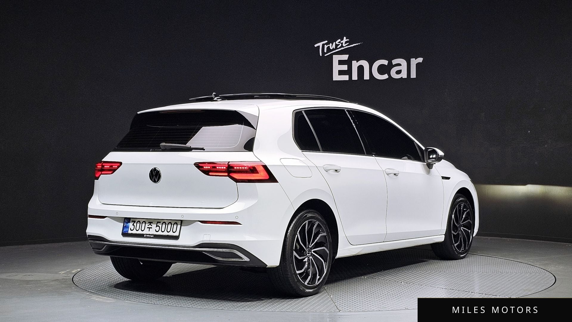 Volkswagen 골프 2023 — миниатюра 2