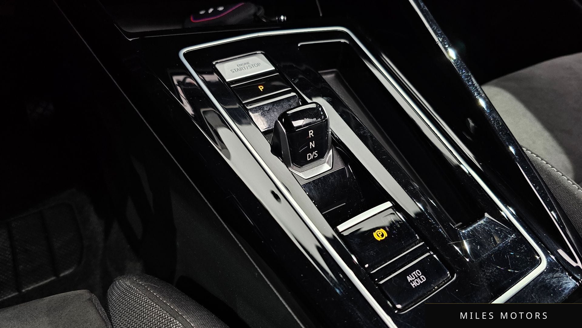 Volkswagen 골프 2023 — миниатюра 9