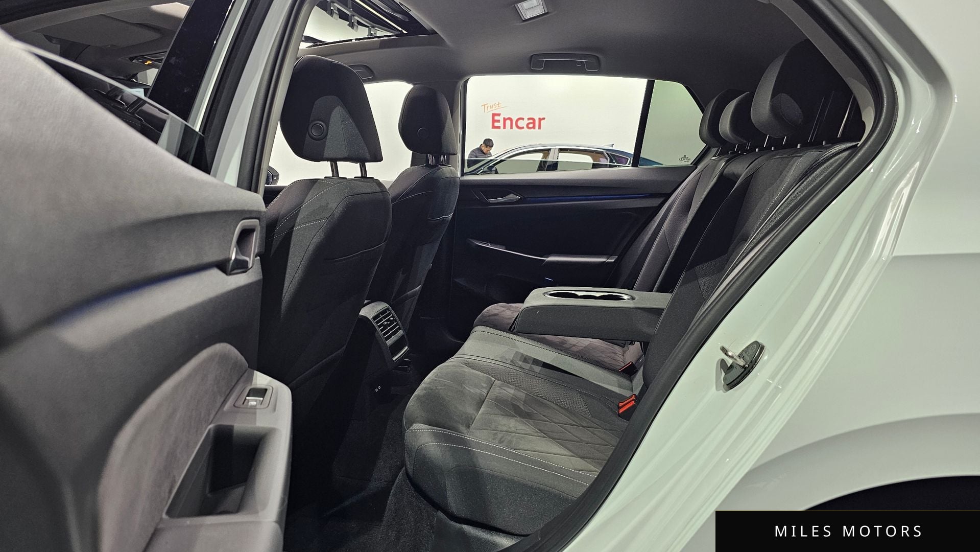 Volkswagen 골프 2023 — миниатюра 12