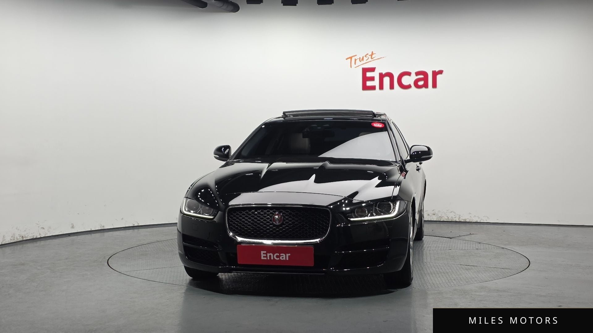 Jaguar XE 2018 — миниатюра 3