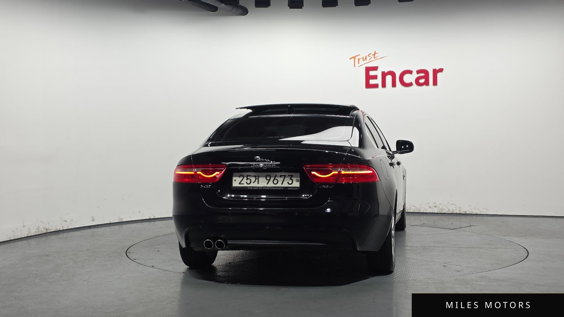 Jaguar XE 2018 — миниатюра 4