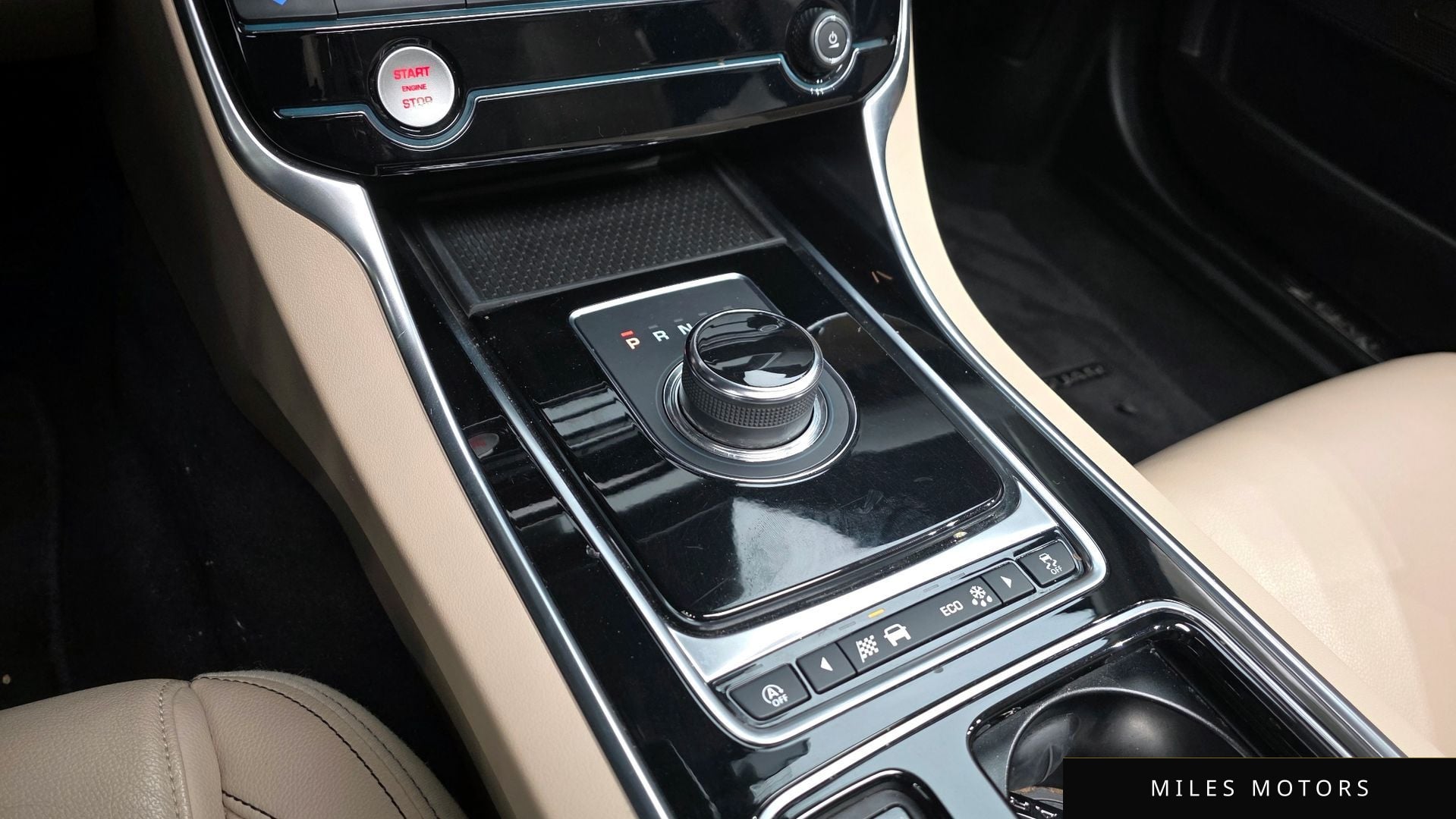 Jaguar XE 2018 — миниатюра 9