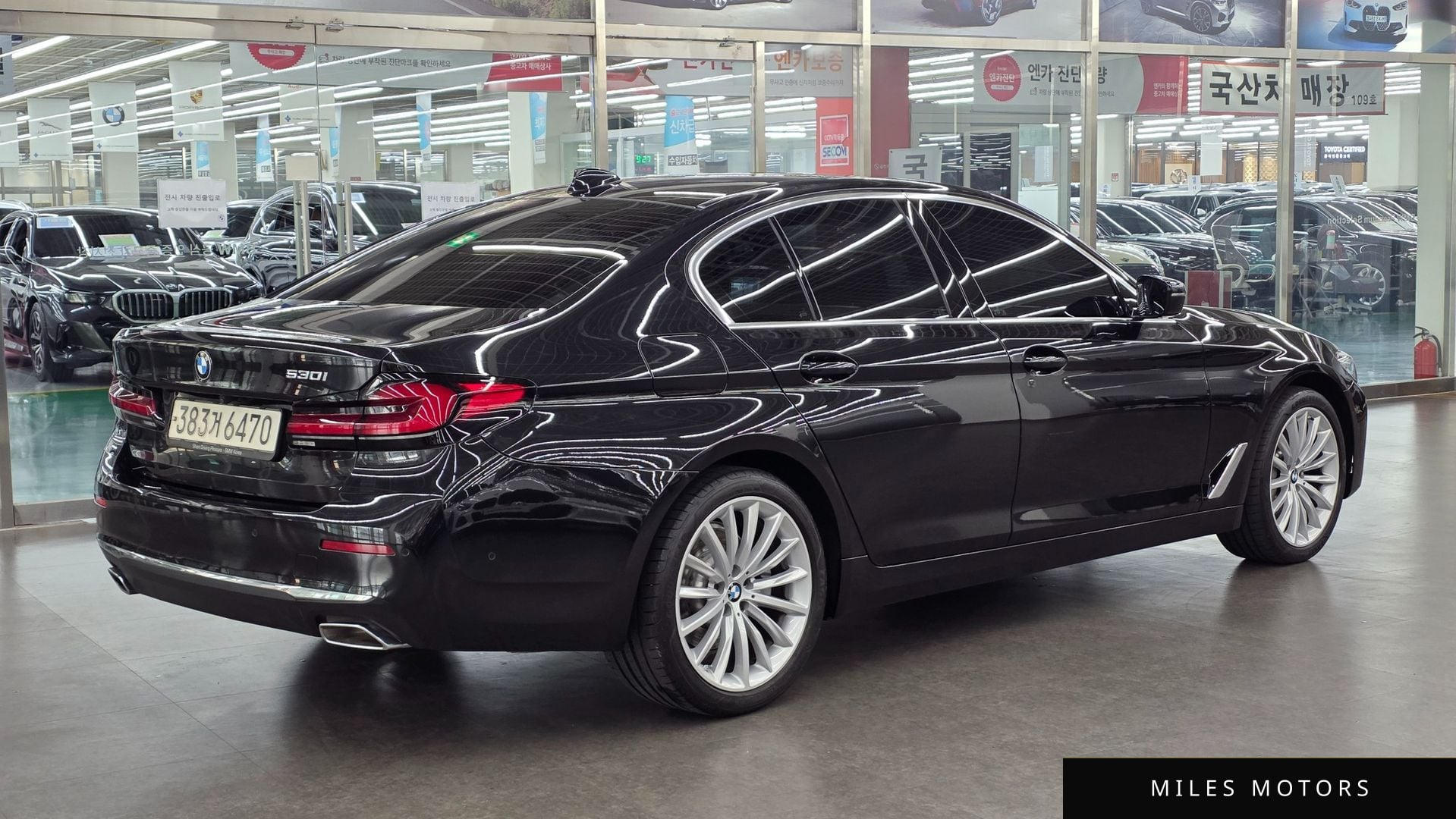 BMW 5 Series (G30) 2023 — миниатюра 2
