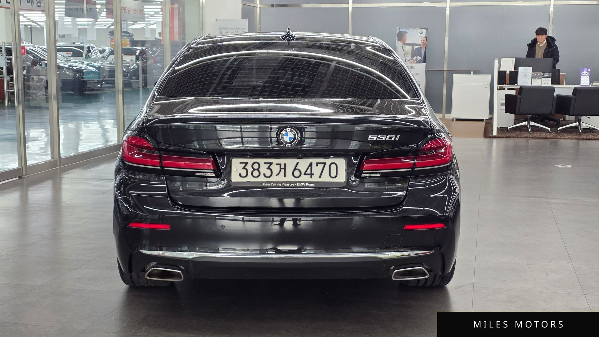 BMW 5 Series (G30) 2023 — миниатюра 4