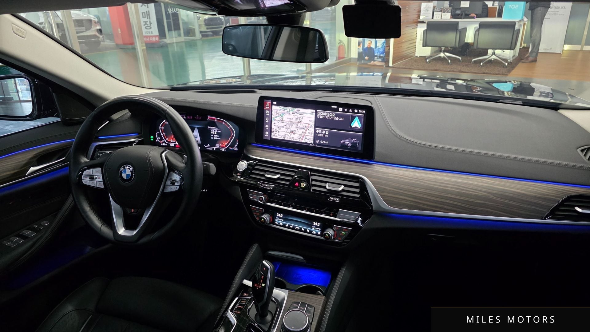 BMW 5 Series (G30) 2023 — миниатюра 11
