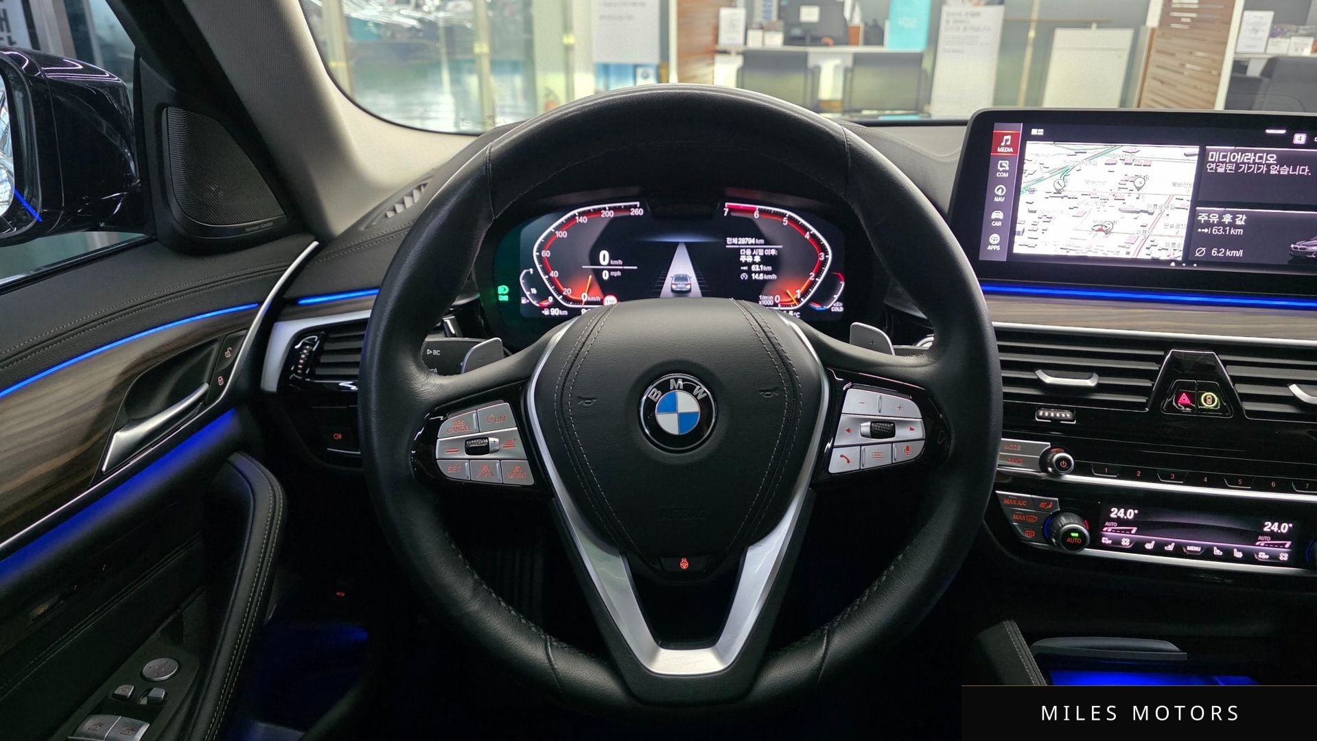 BMW 5 Series (G30) 2023 — миниатюра 12