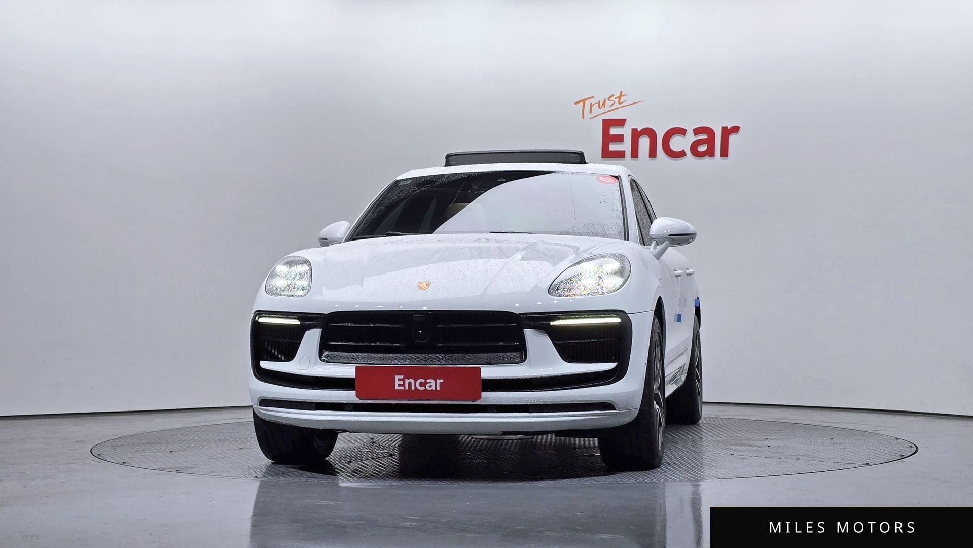 Porsche Macan 2022 — миниатюра 3