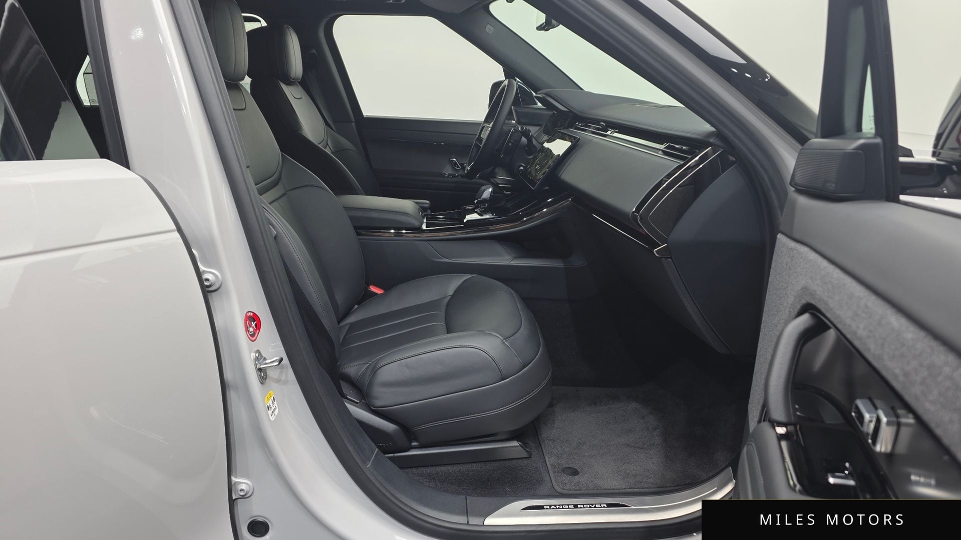 Land Rover Range Rover Sport 2025 — миниатюра 3