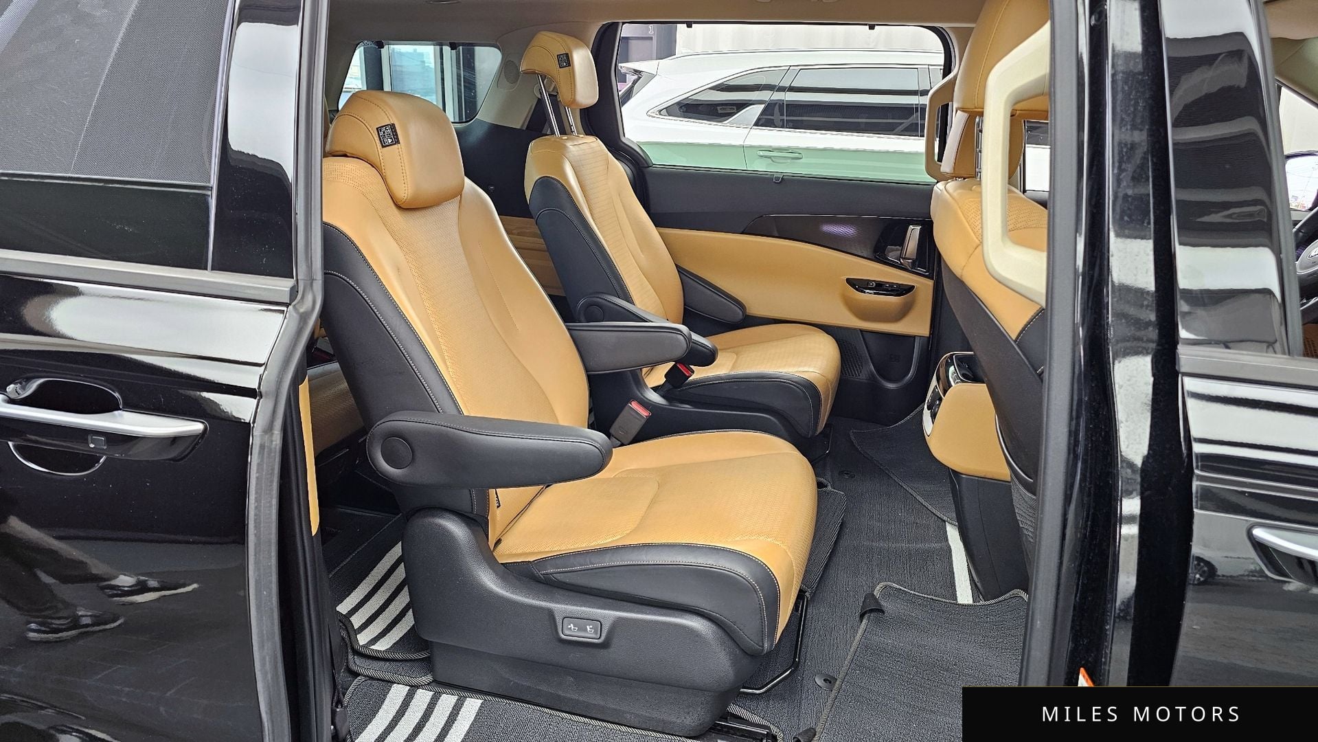 Kia Carnival 2021 — миниатюра 12